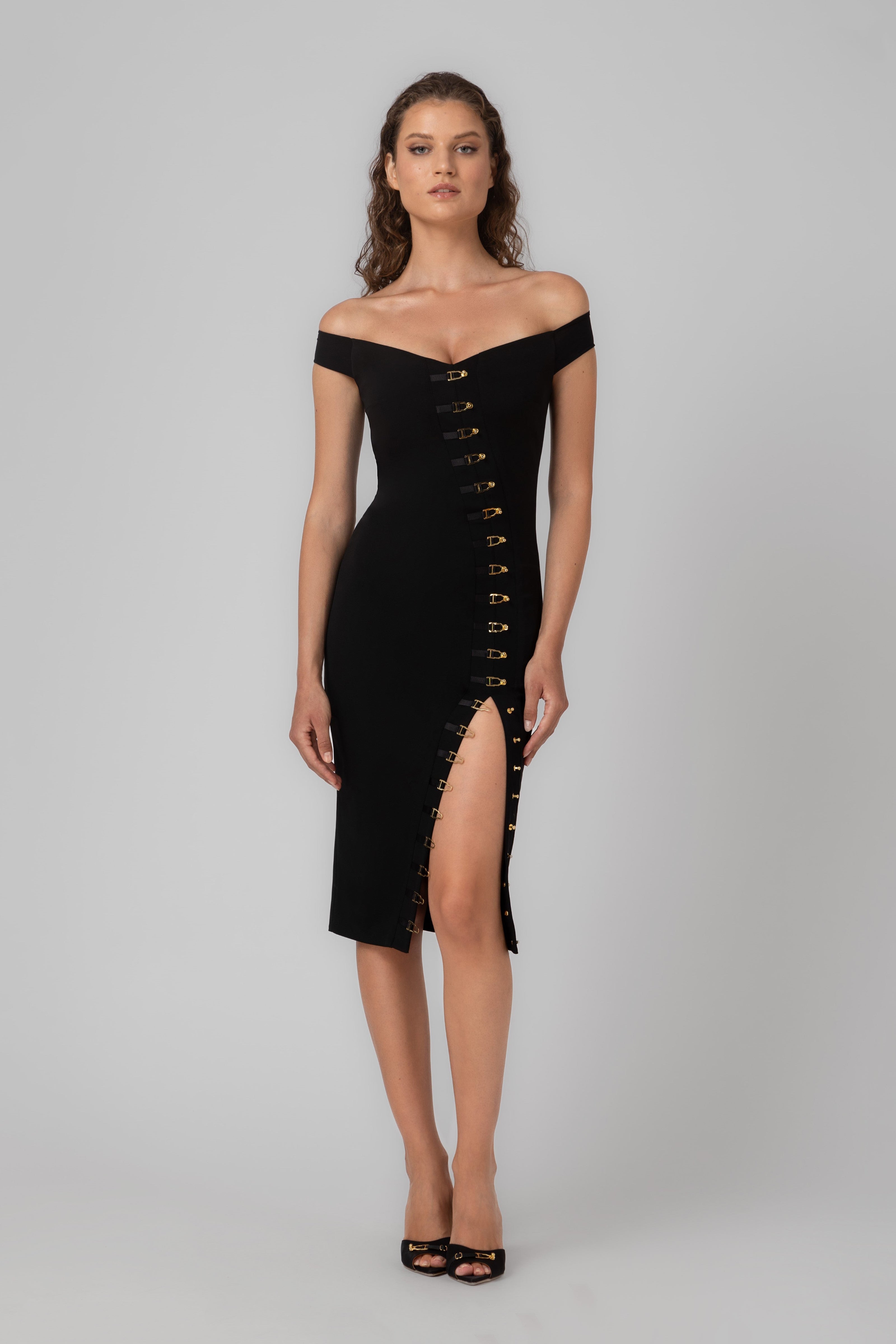 Rochie neagra mulata cu decolteu Ivy