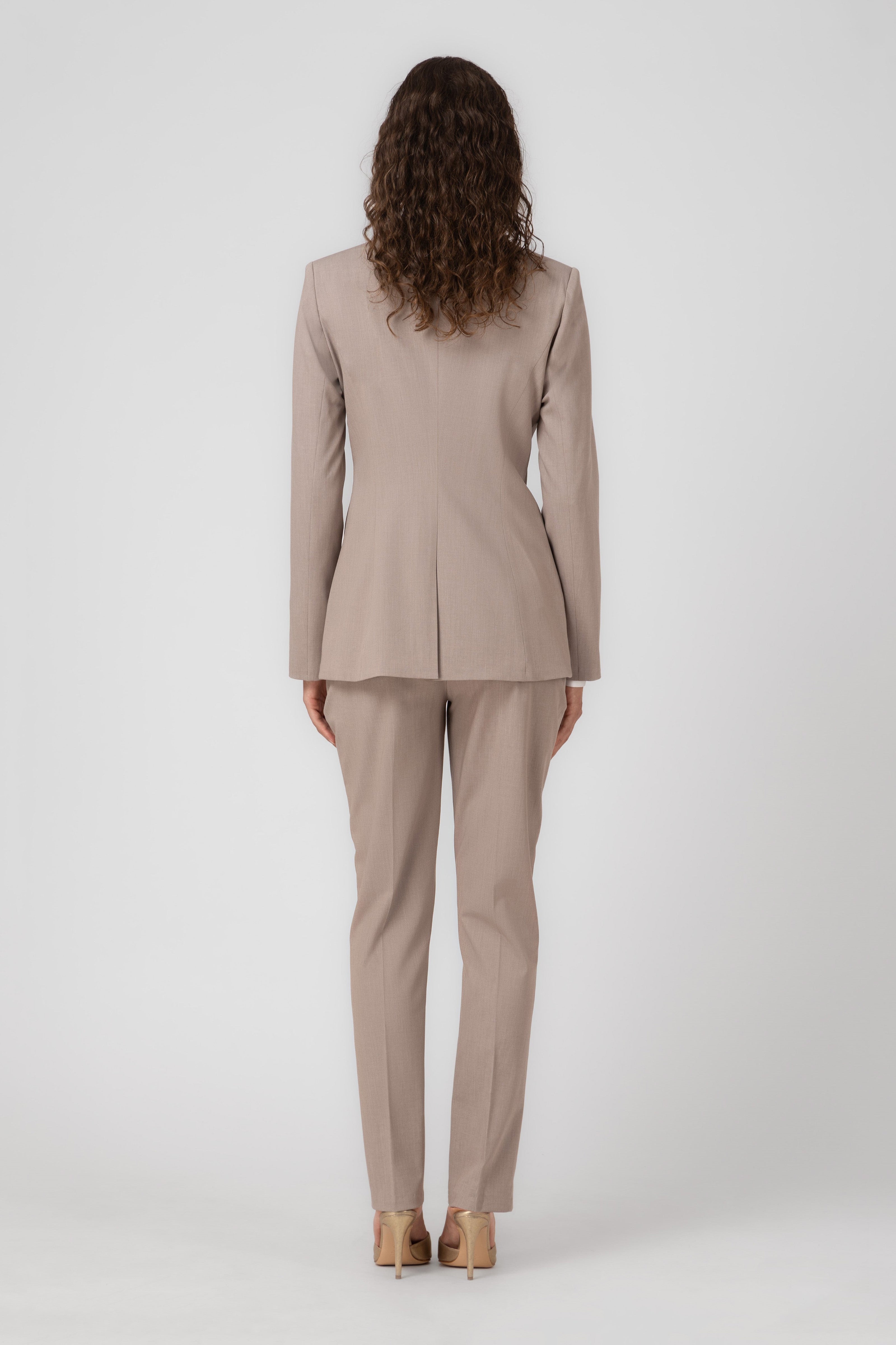 Blazer bej cu inchidere frontala Formal