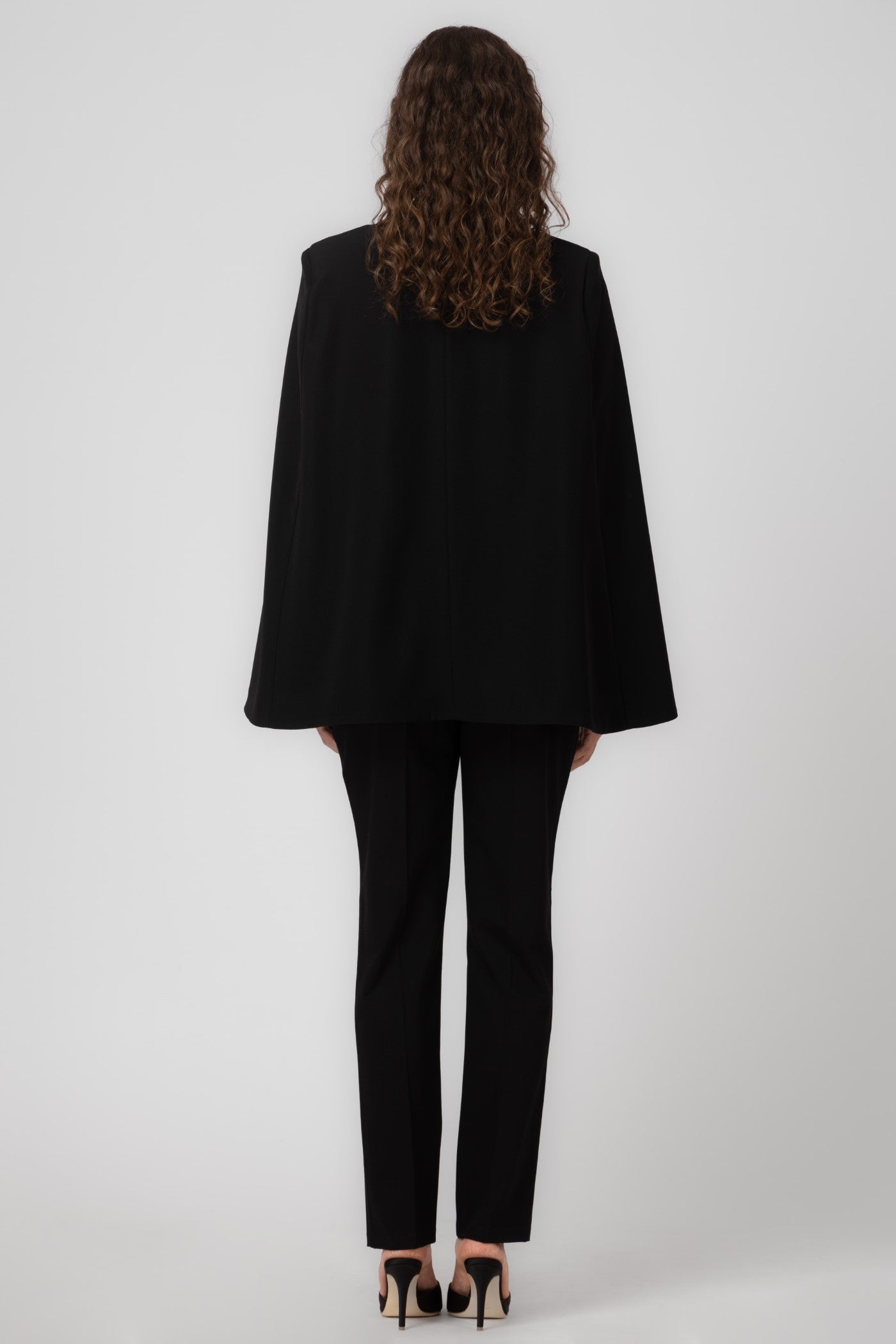 Capa neagra eleganta Ward