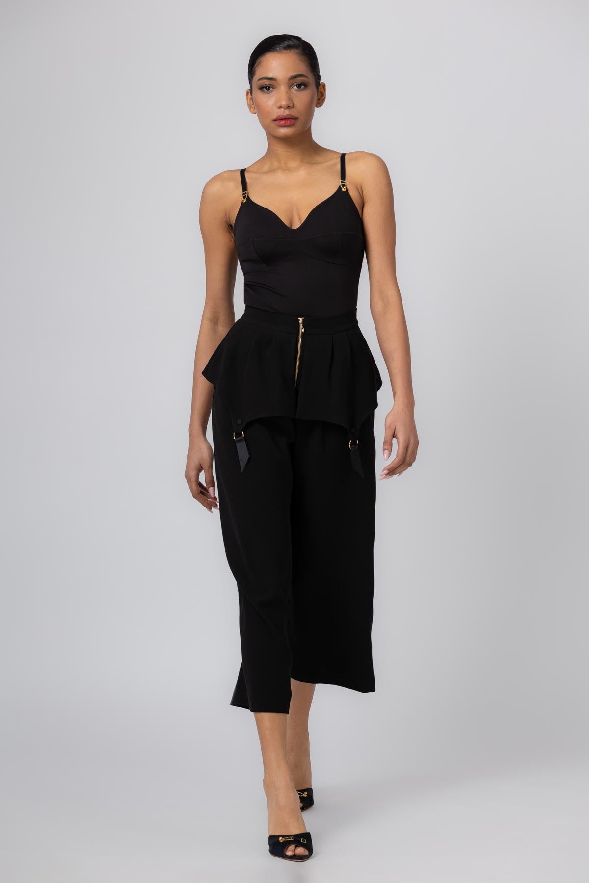 Body negru elastic cu bretele Skin