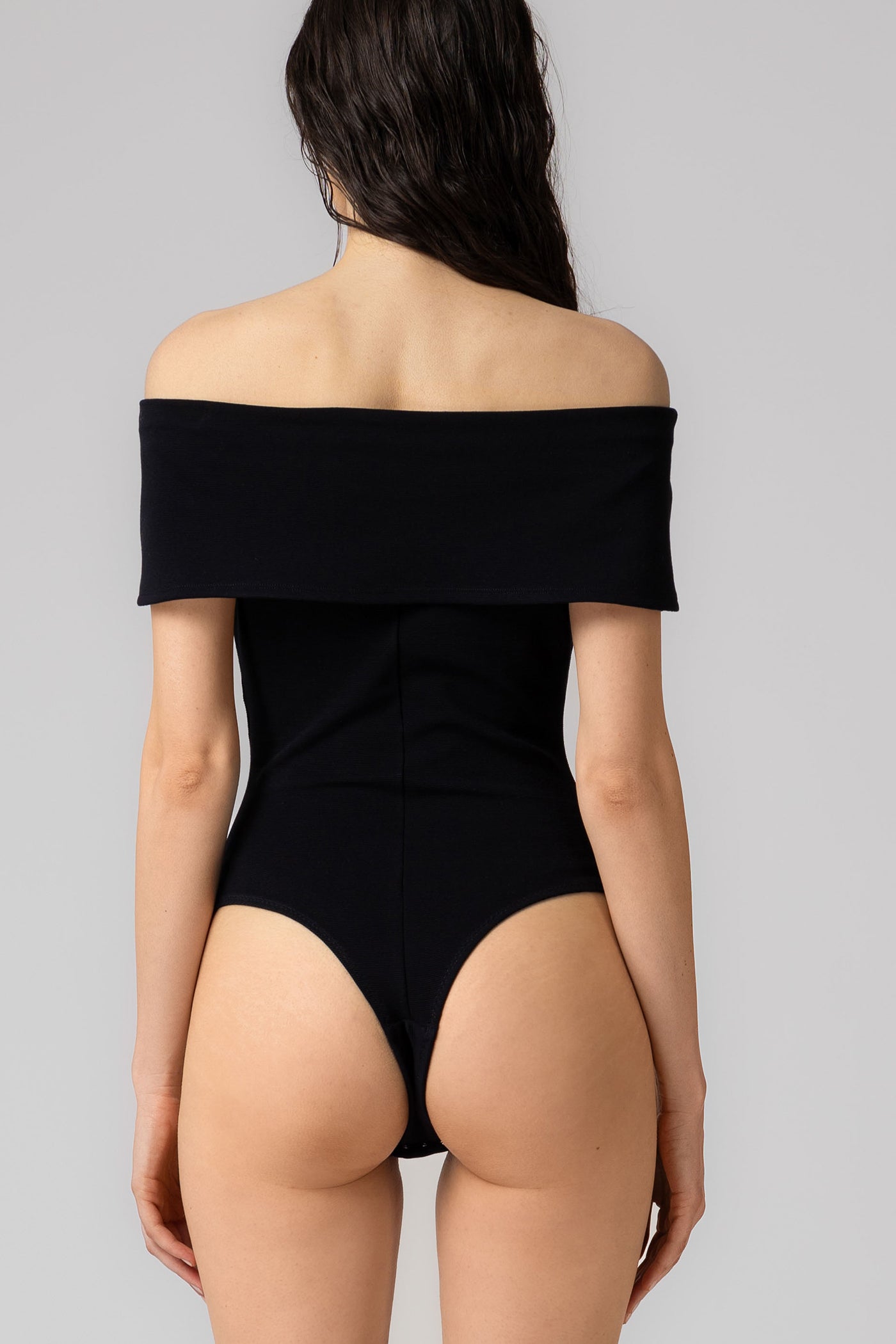 Body negru fara maneci din tricot Ellipse