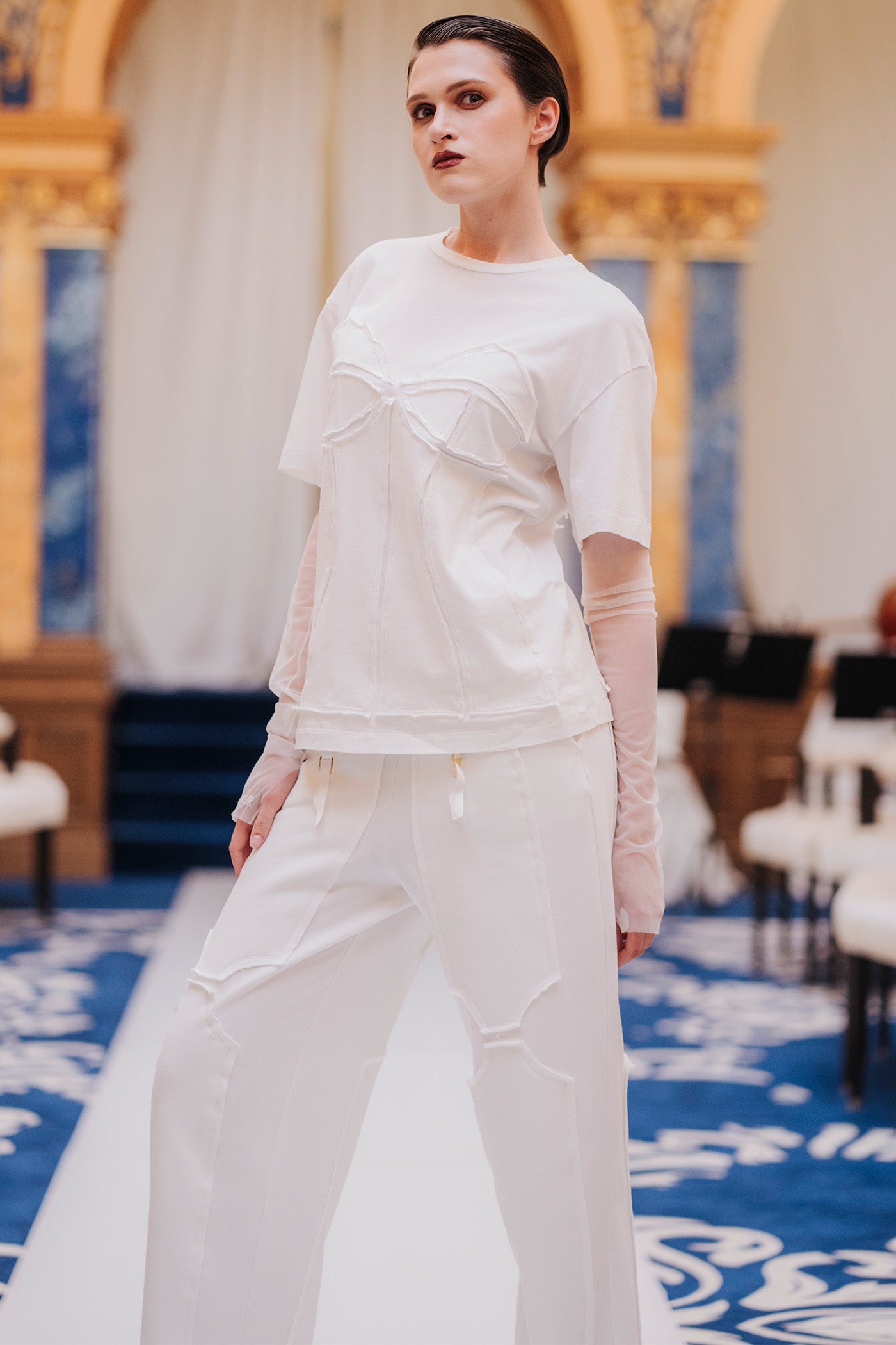 Pantaloni albi din bumbac Deconstructed