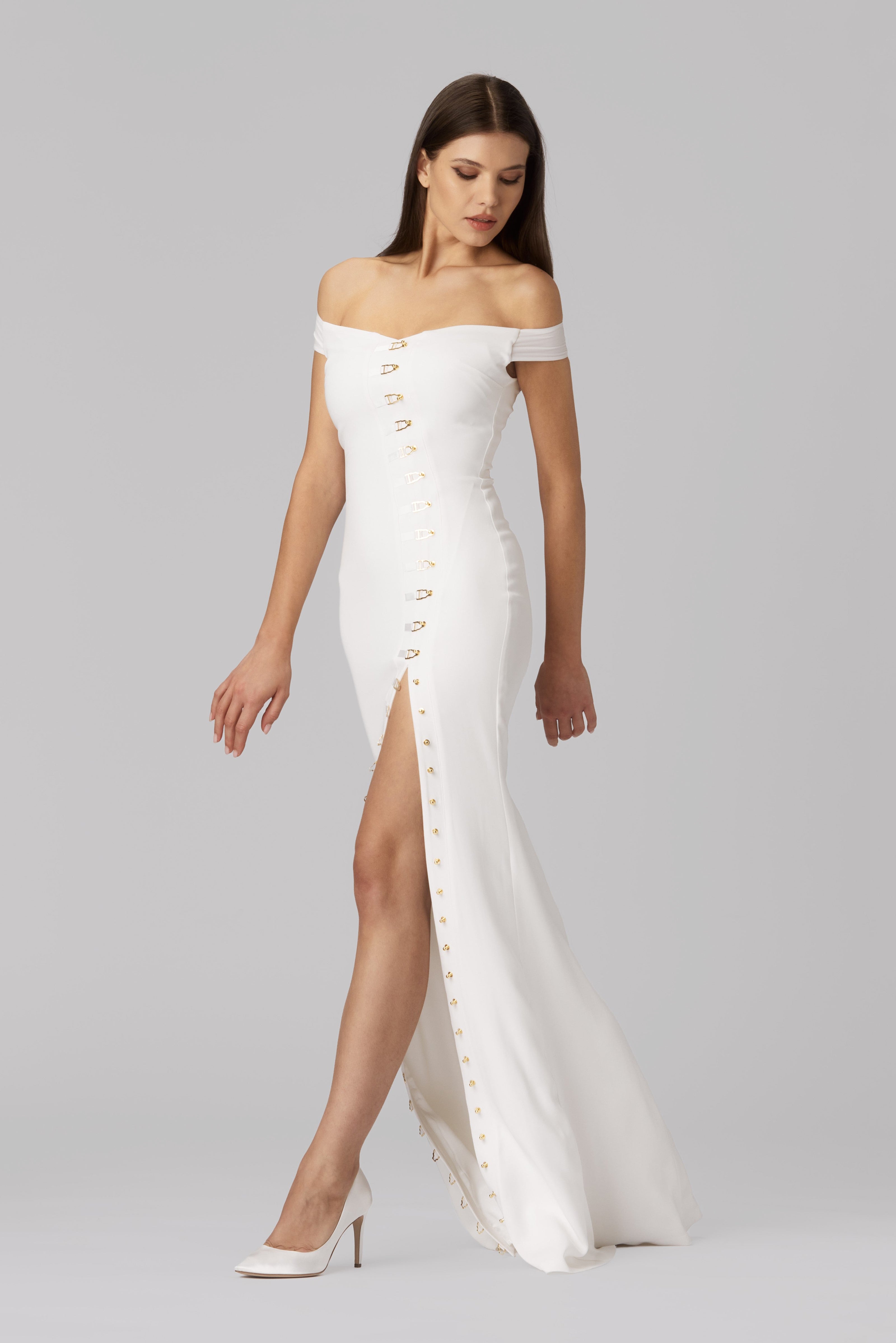 Rochie lunga alba cu decolteu Ivy