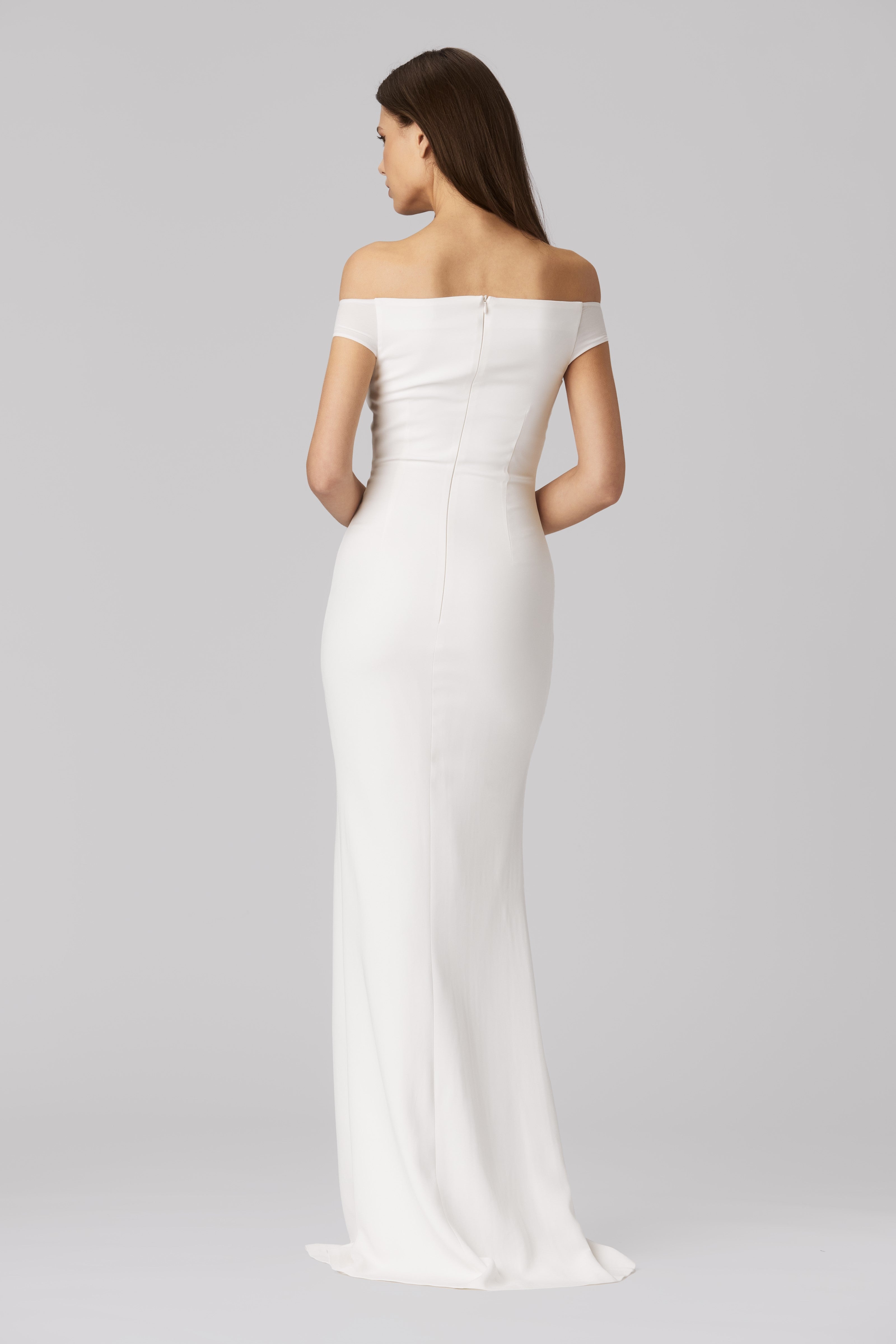 Rochie lunga alba cu decolteu Ivy