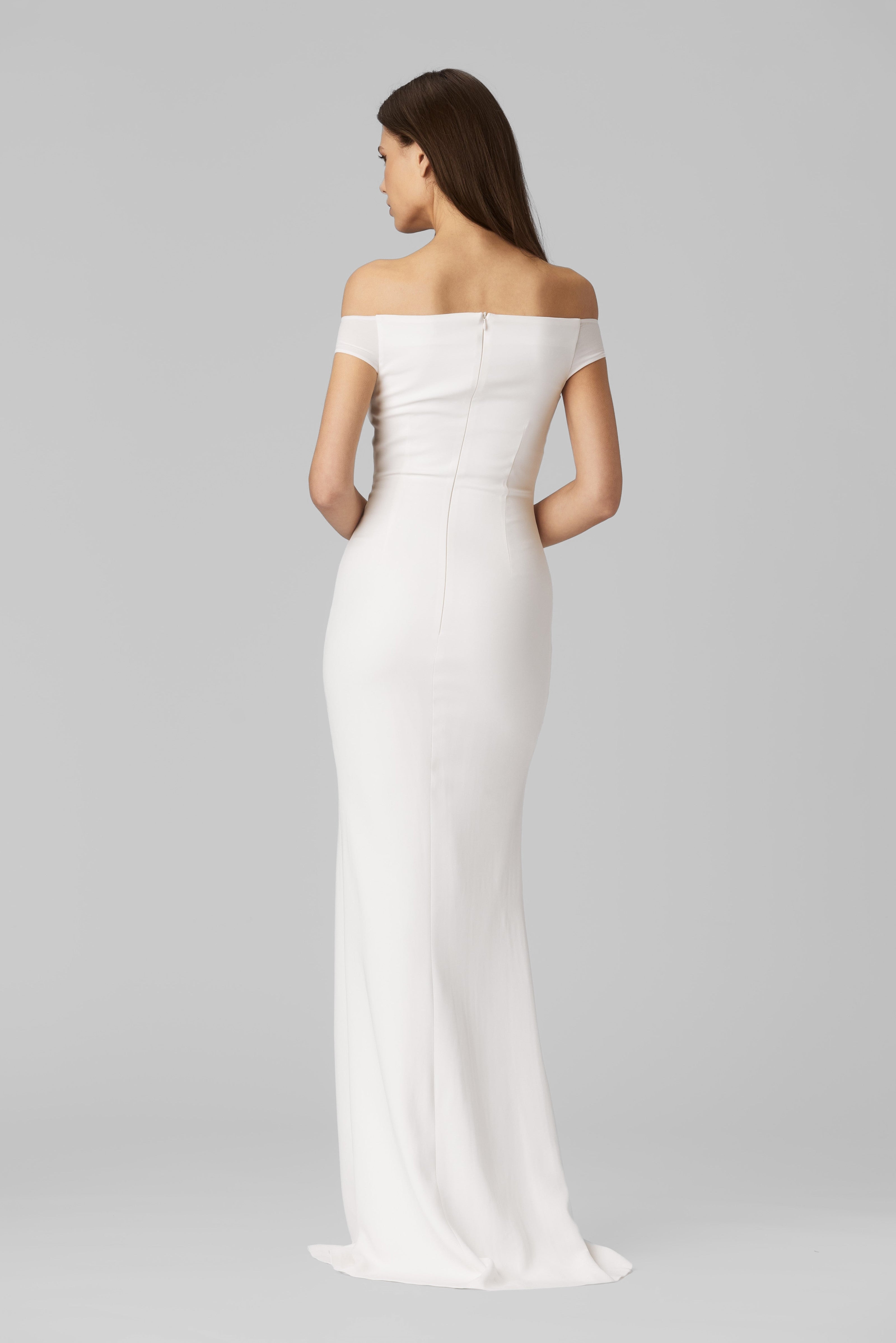 Rochie lunga alba cu decolteu Ivy