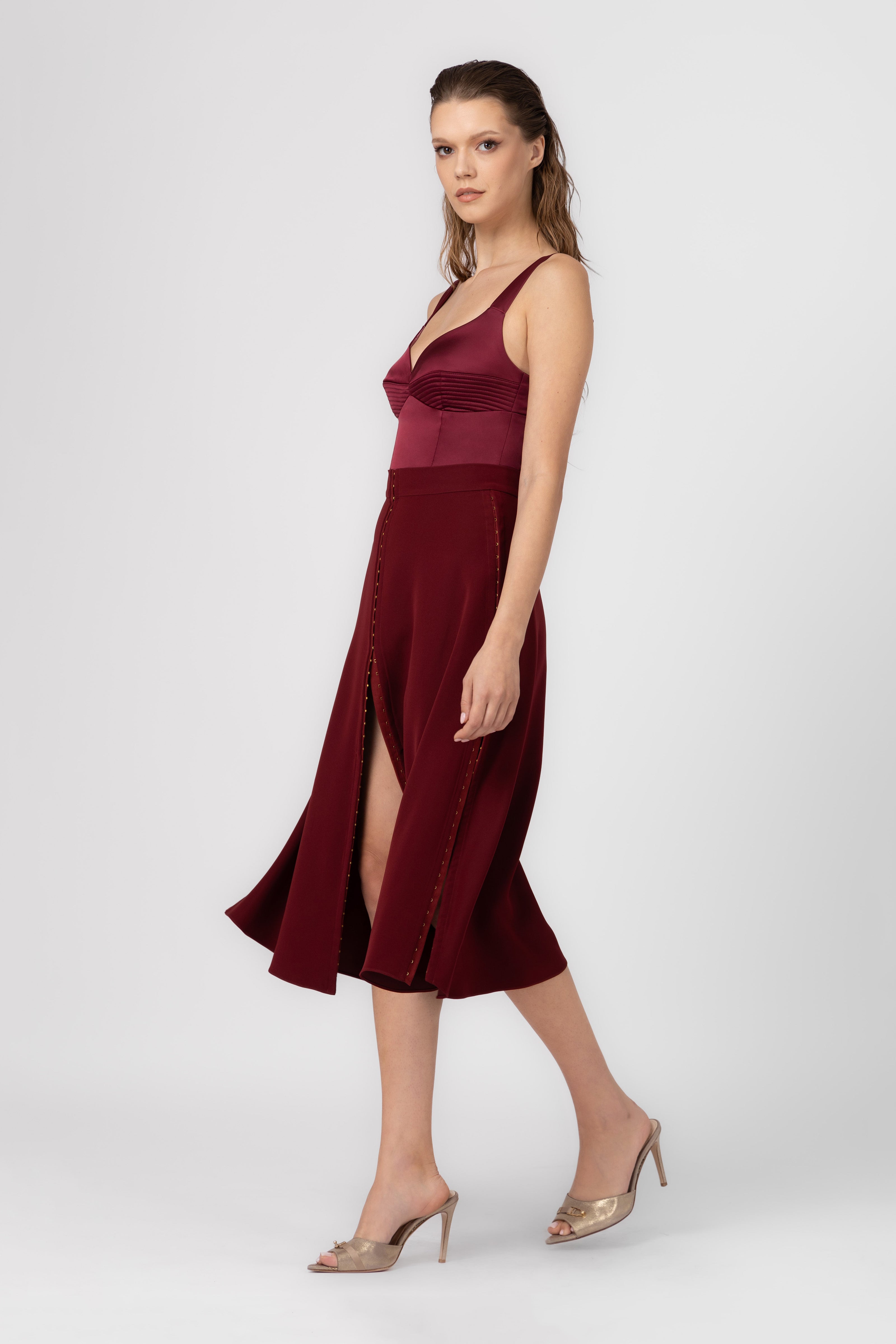 Fusta rosu burgund evazata Diversion