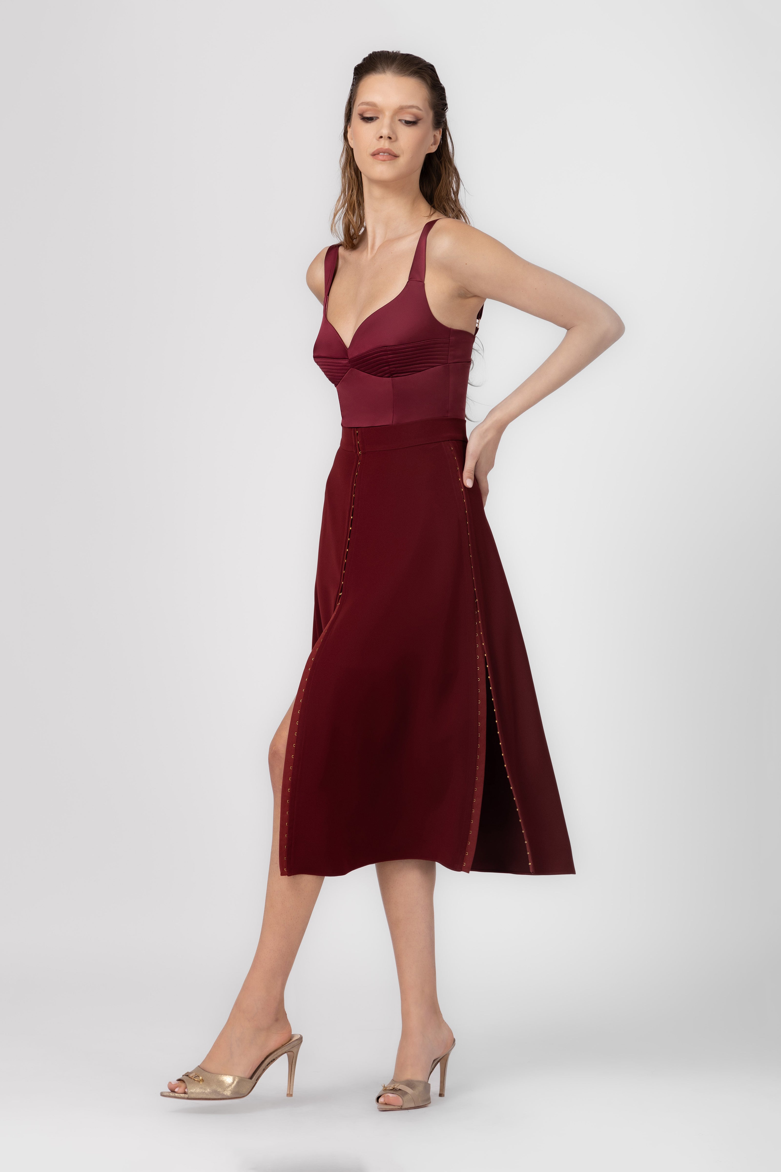 Fusta rosu burgund evazata Diversion