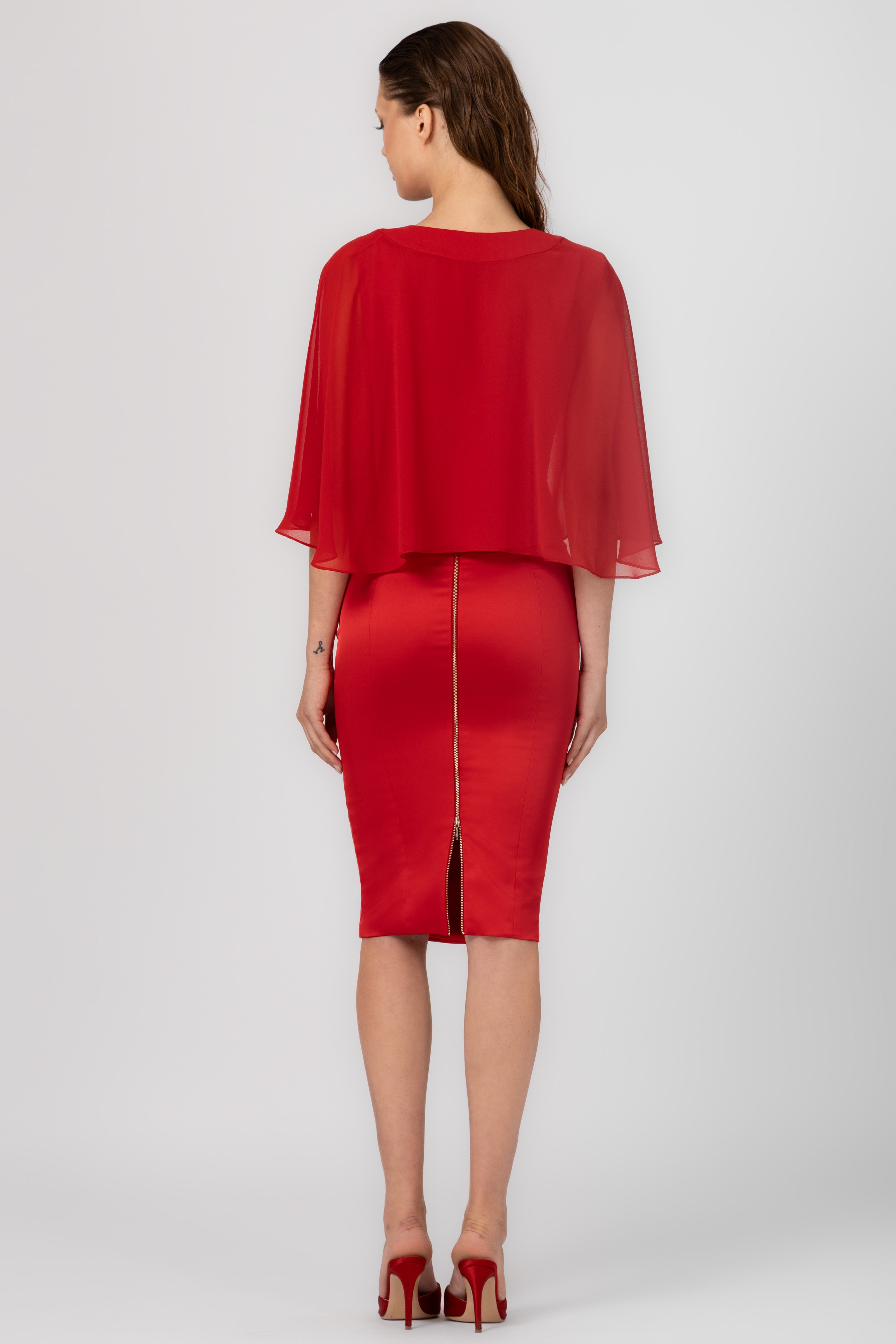 Capa rosie din voal transparent Veil