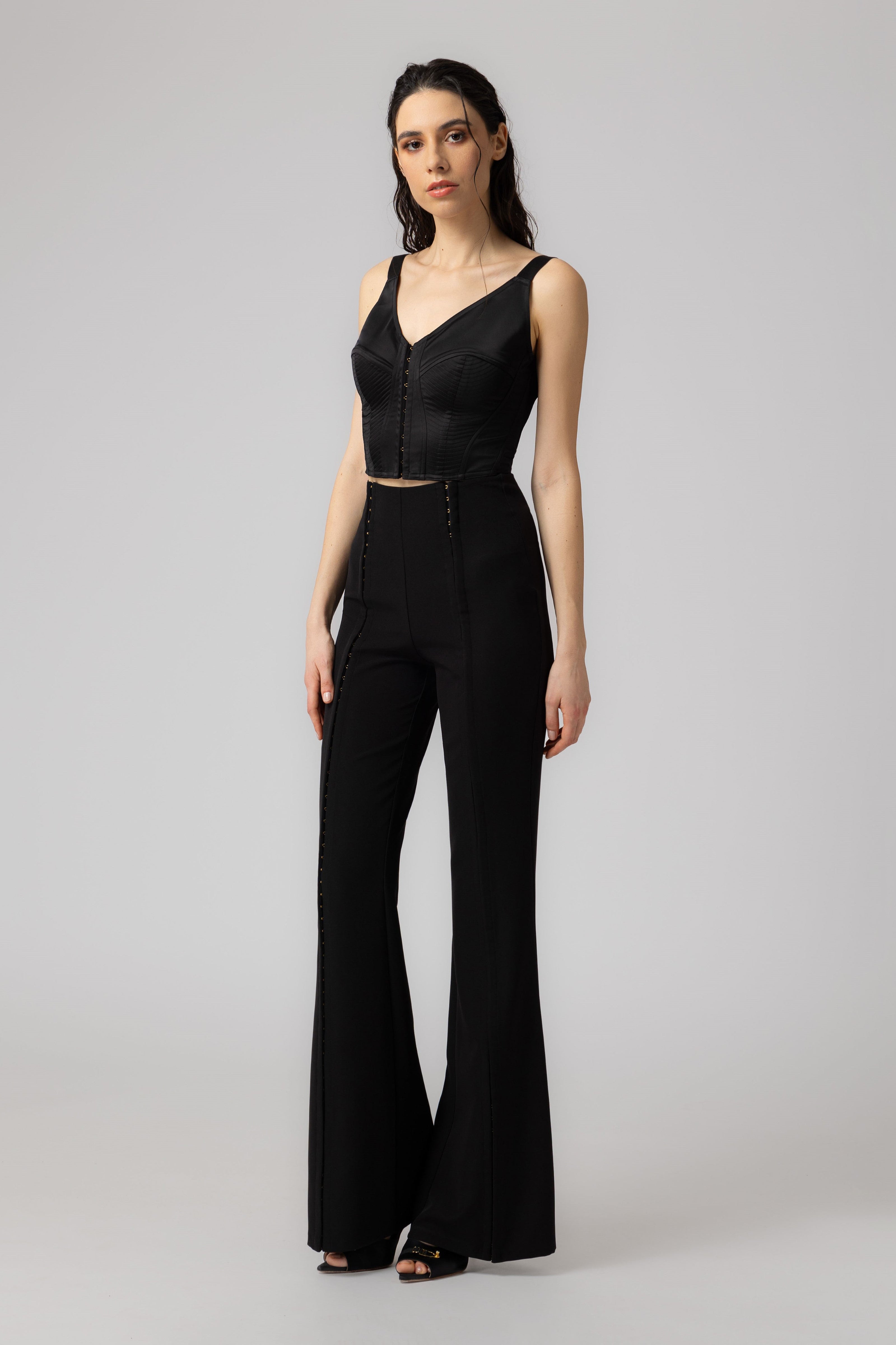 Top negru mulat din satin premium Corset