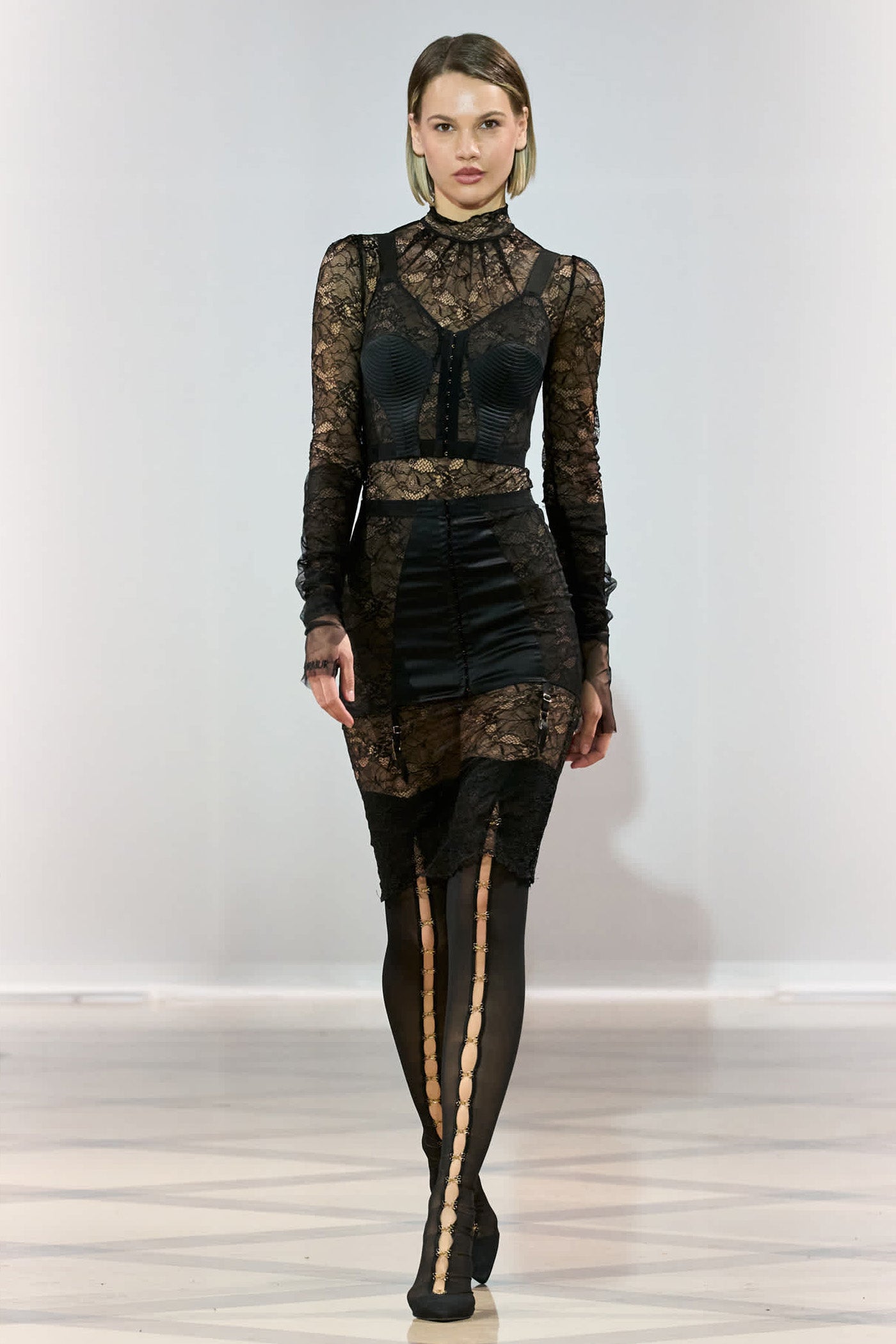 Rochie midi neagra din dantela Mist