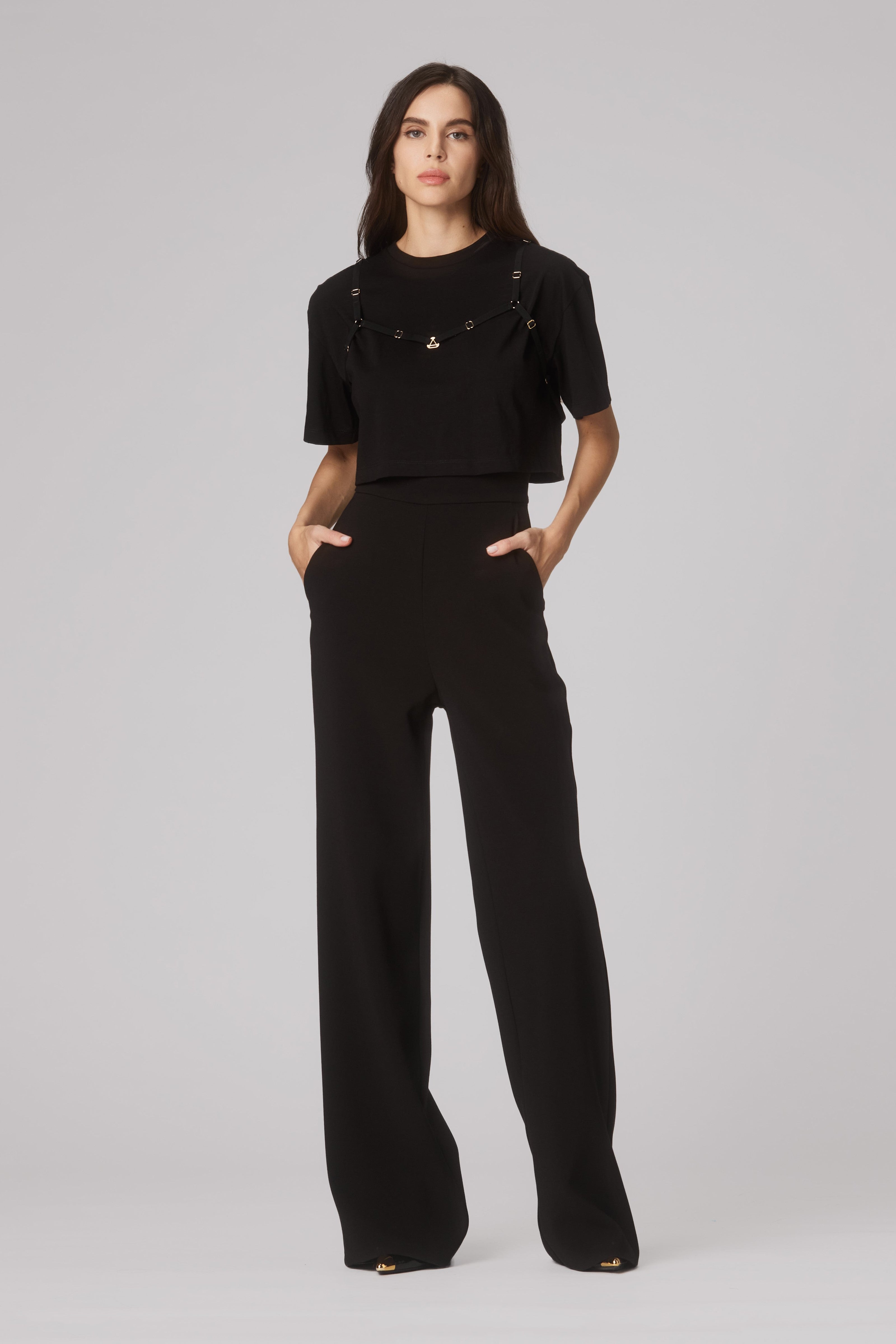 Tricou negru decupat din bumbac organic Outline