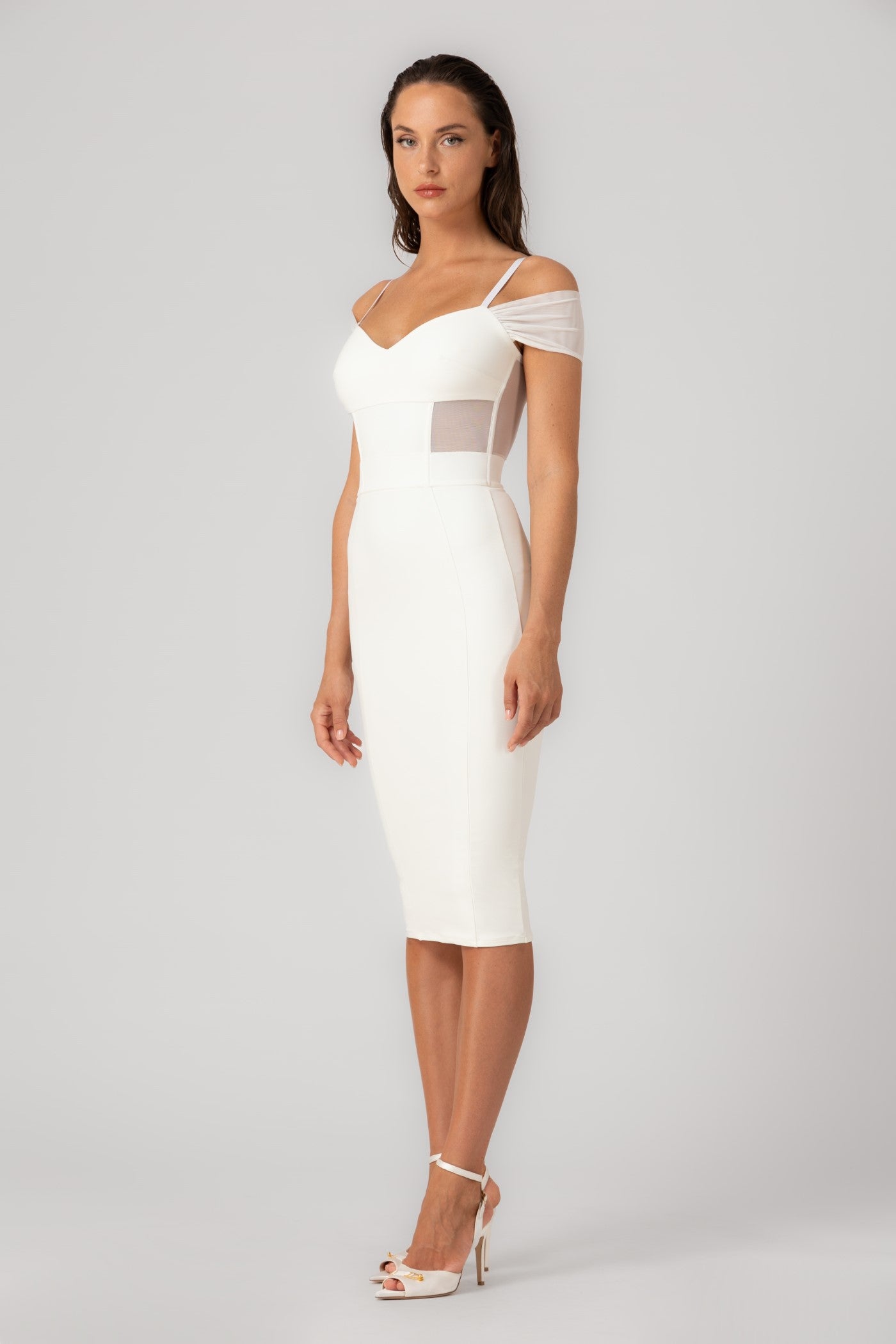 Rochie alba mulata Stark