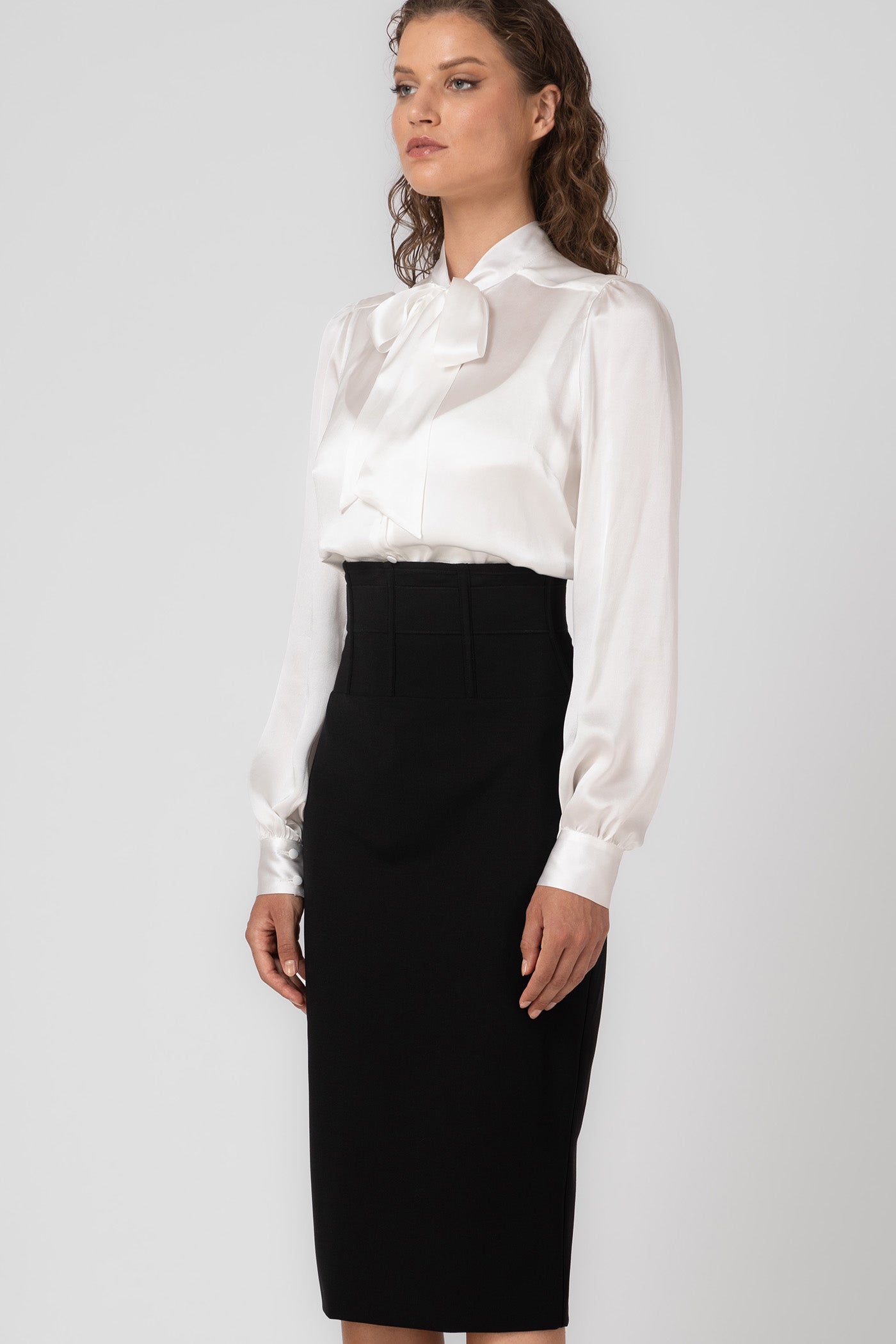 Fusta neagra midi cu talie inalta Tomboy