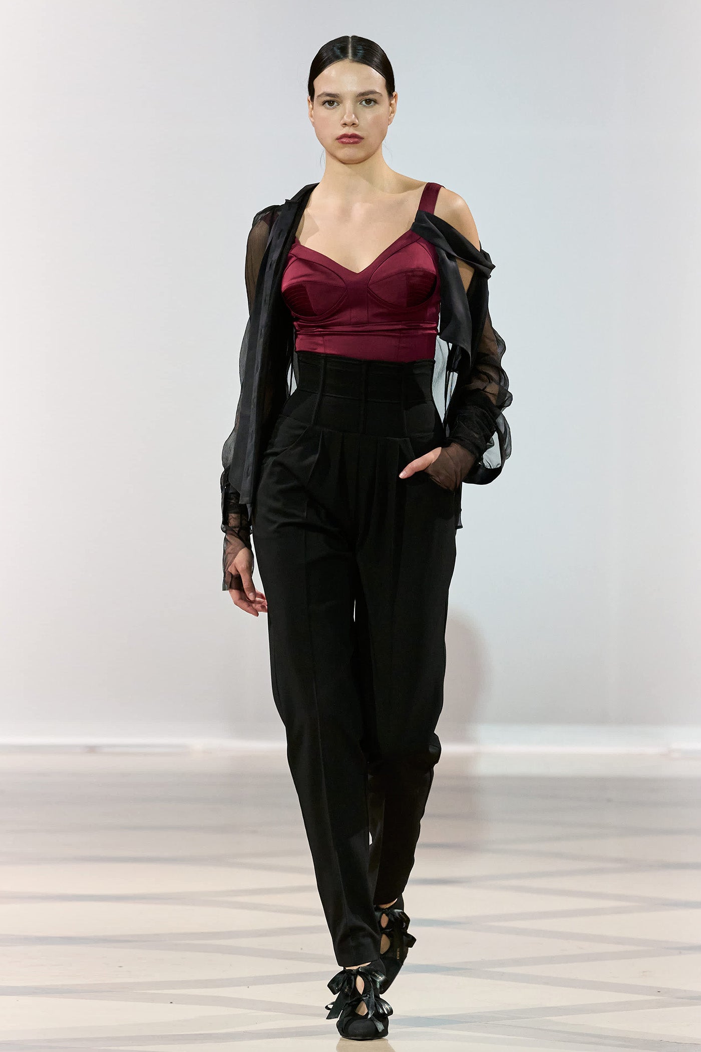 Pantaloni negri cu talie inalta corset din lana Tomboy