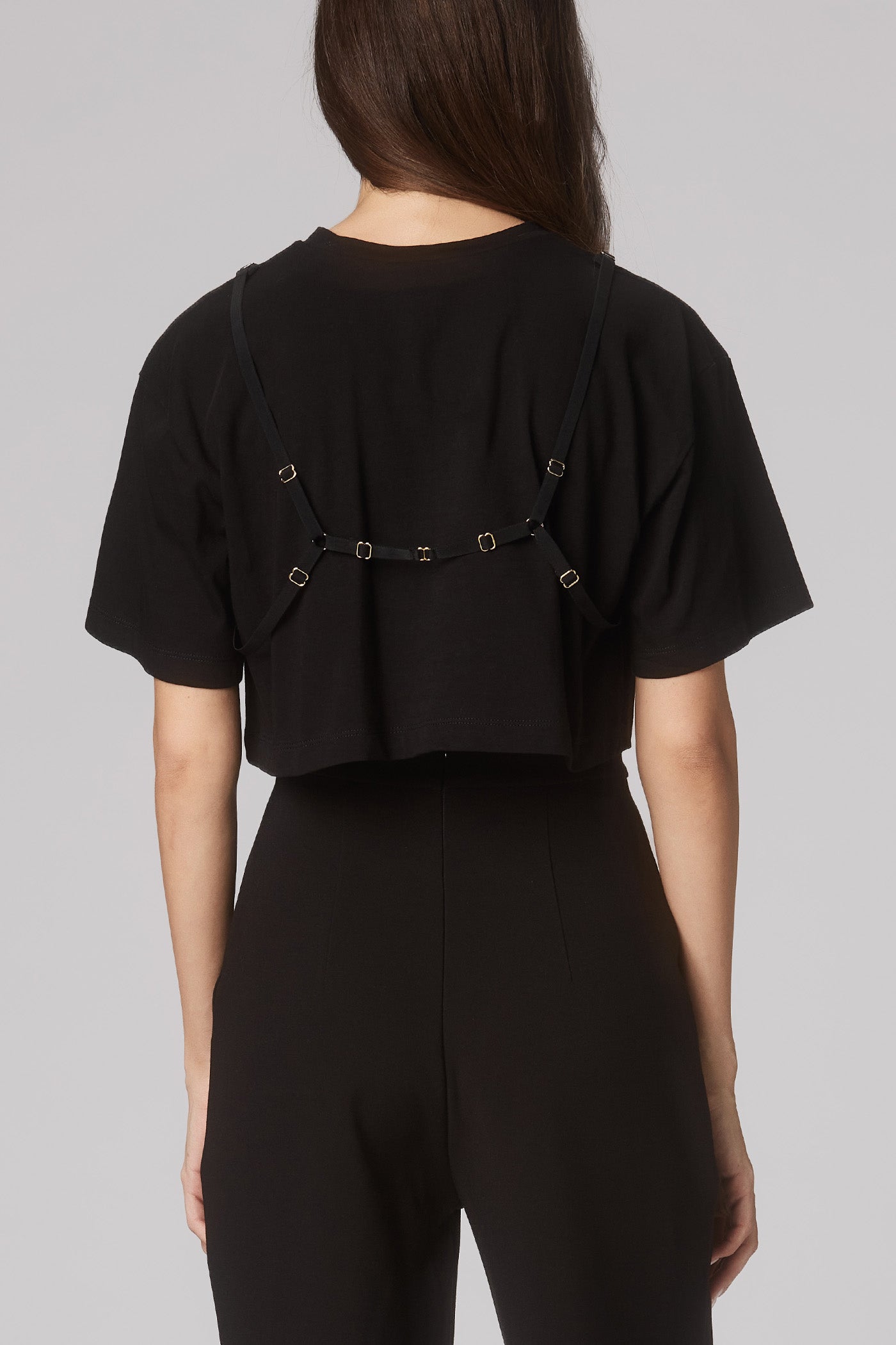 Tricou negru decupat din bumbac organic Outline