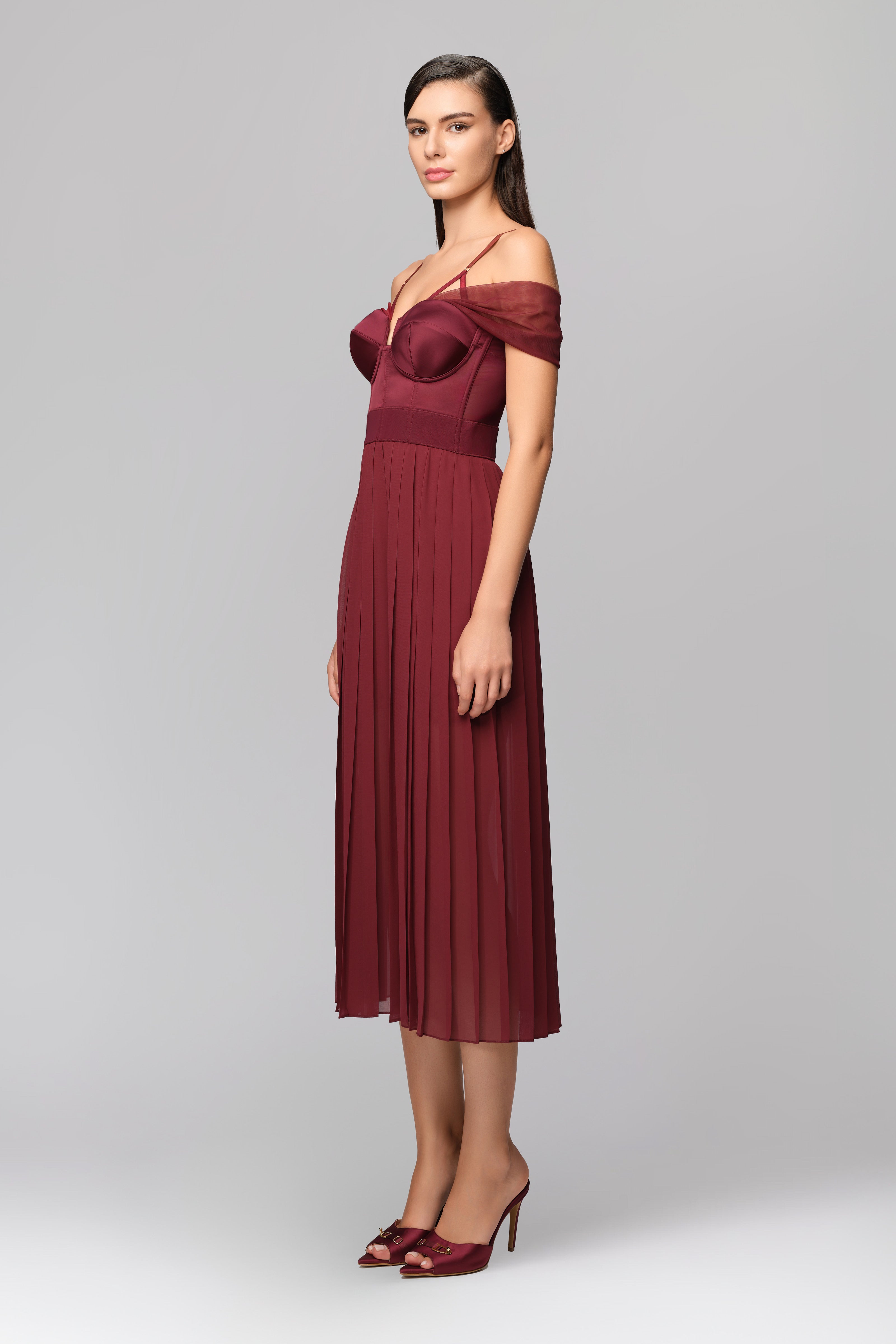 Rochie rosu burgund din satin si voal plisat Utility