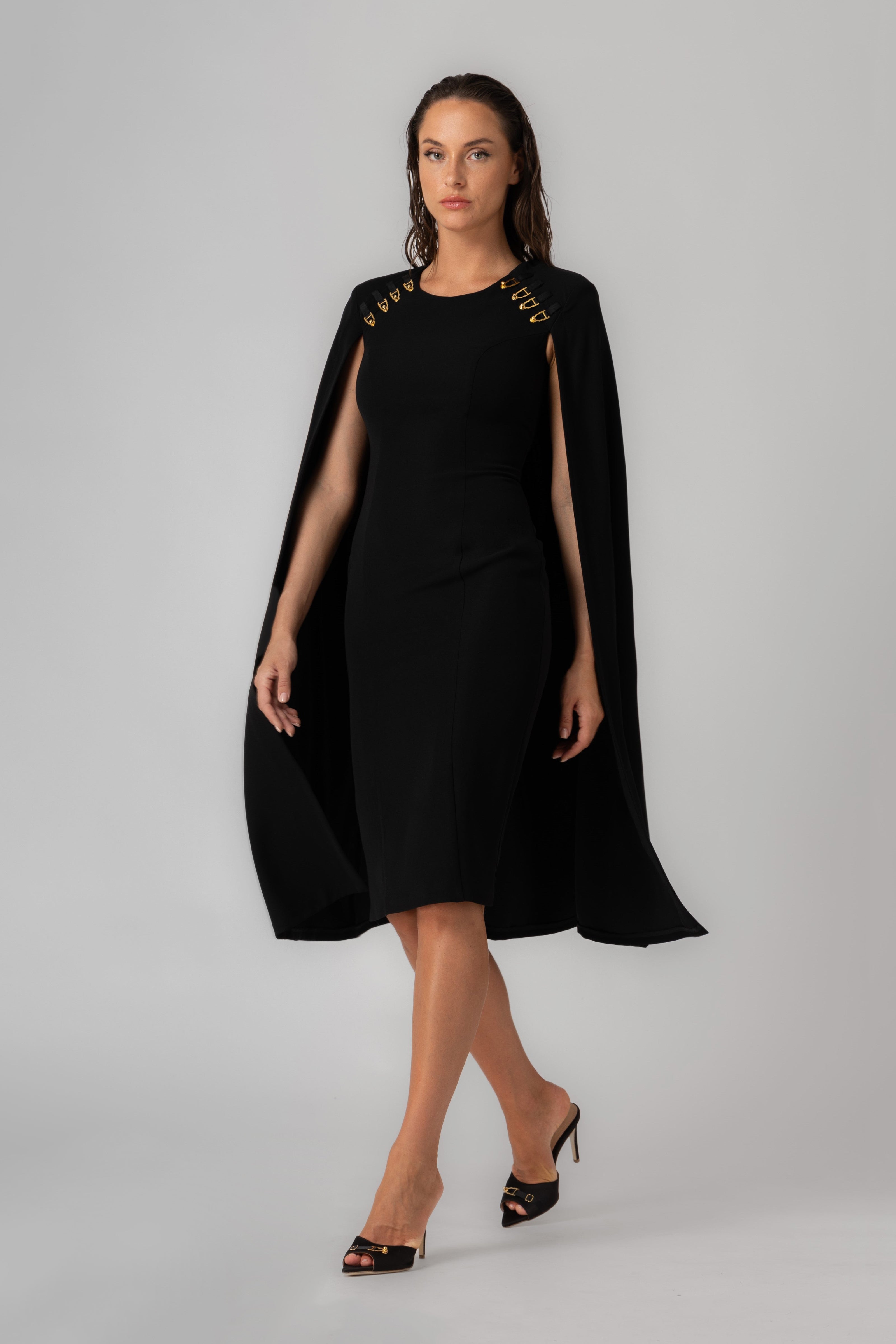 Rochie neagra midi cu capa Mantle