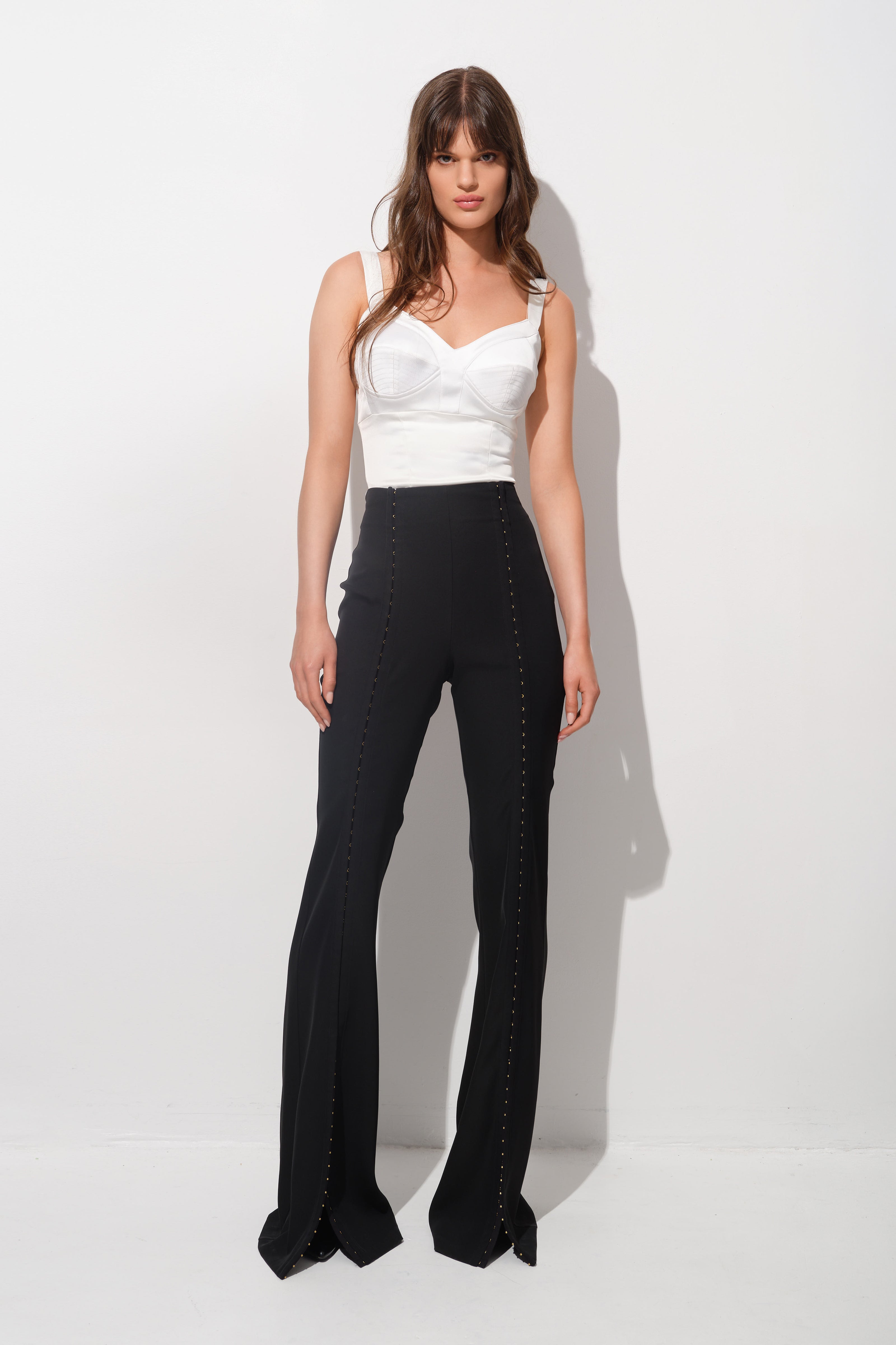 Pantaloni negri lungi evazati Snap