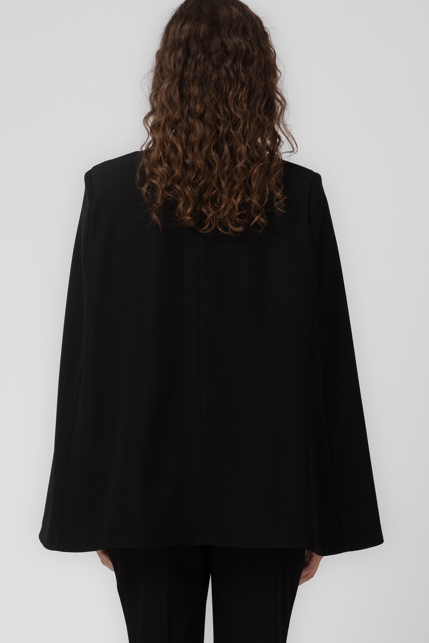 Capa neagra eleganta Ward