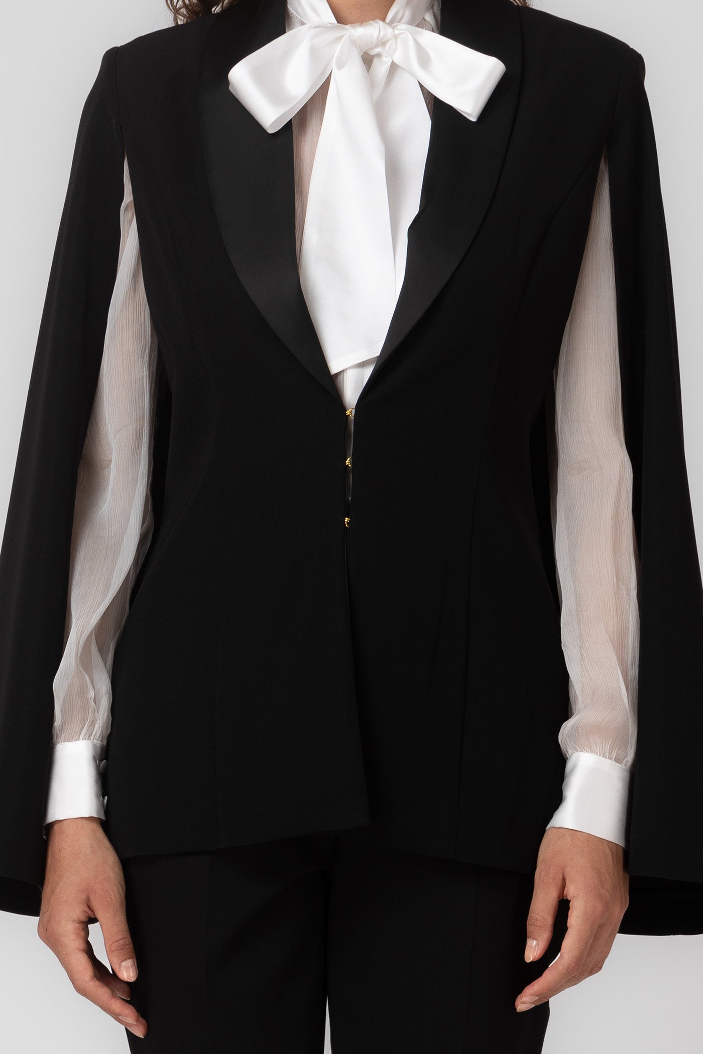 Capa neagra eleganta Ward