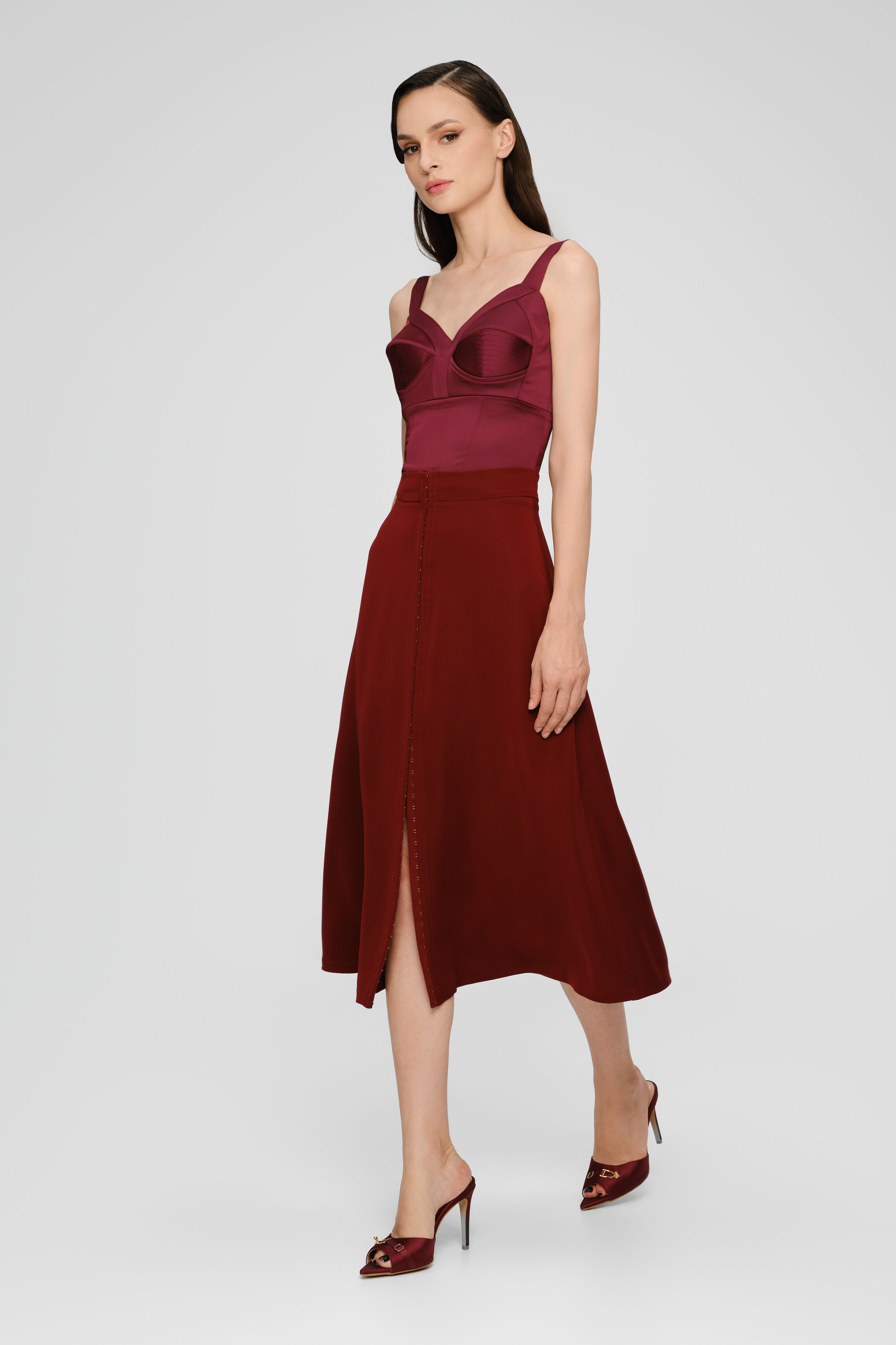 Fusta rosu burgund evazata din satin Diversion