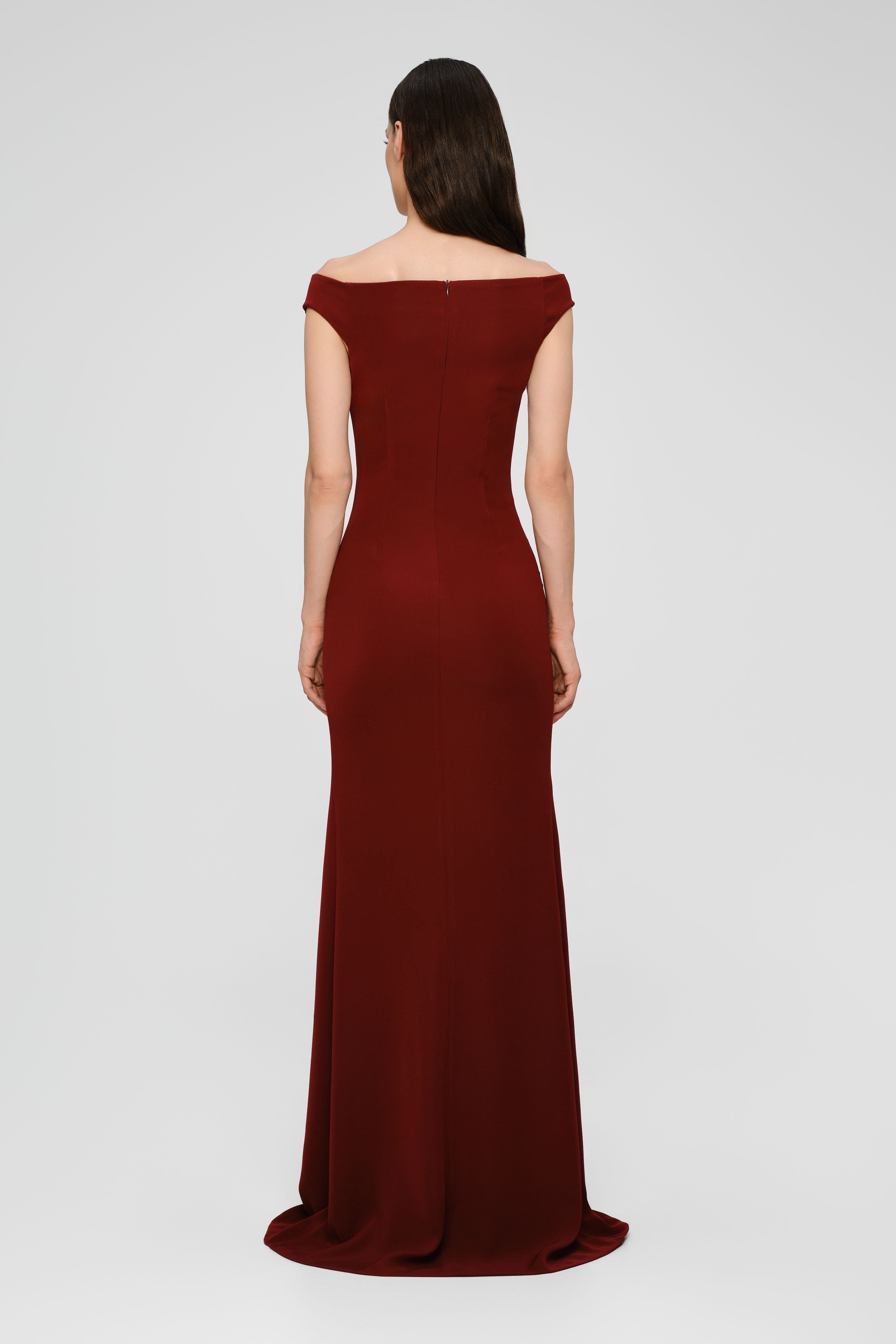 Rochie lunga rosu burgund cu decolteu Ivy