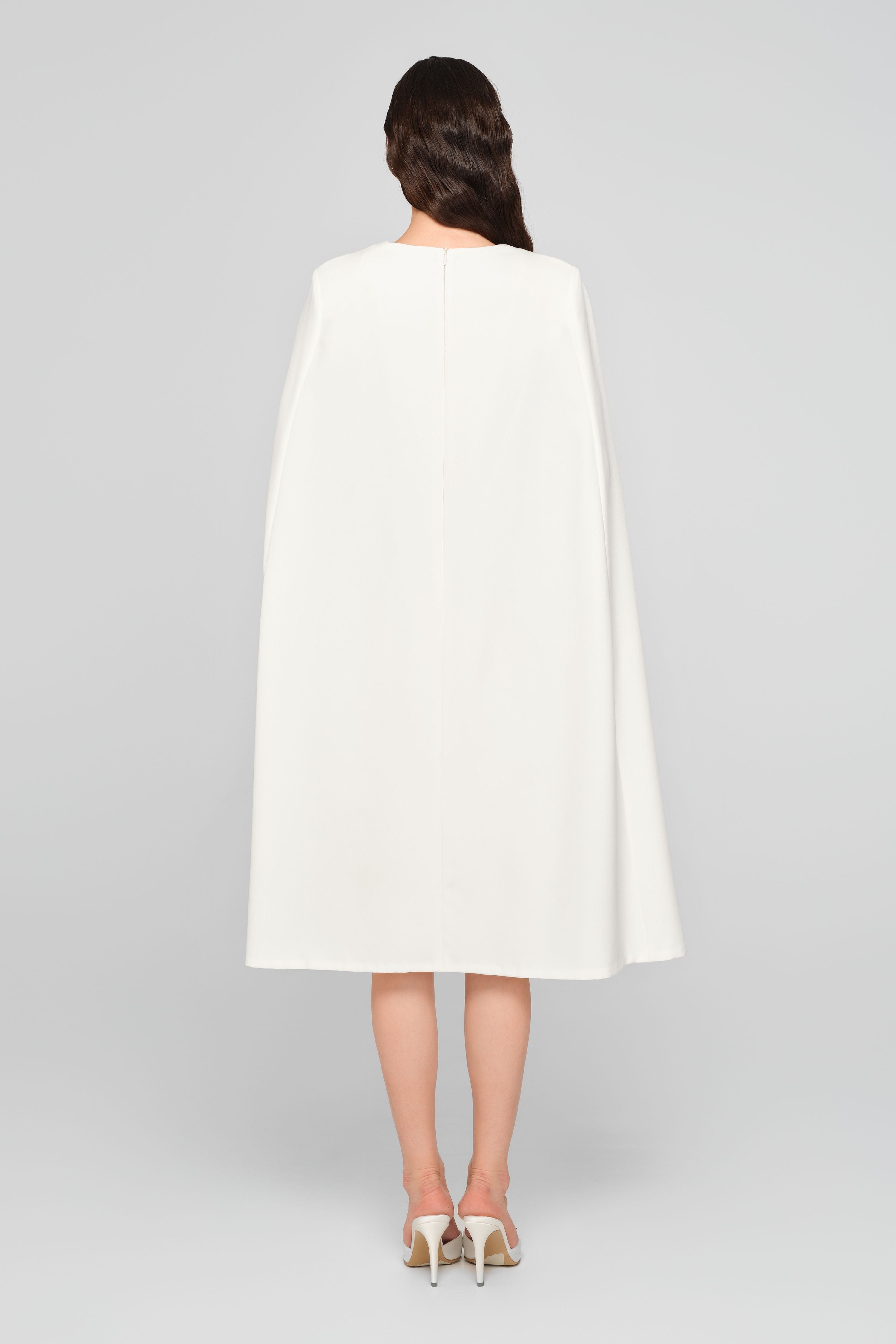 Rochie midi alba cu capa Mantle