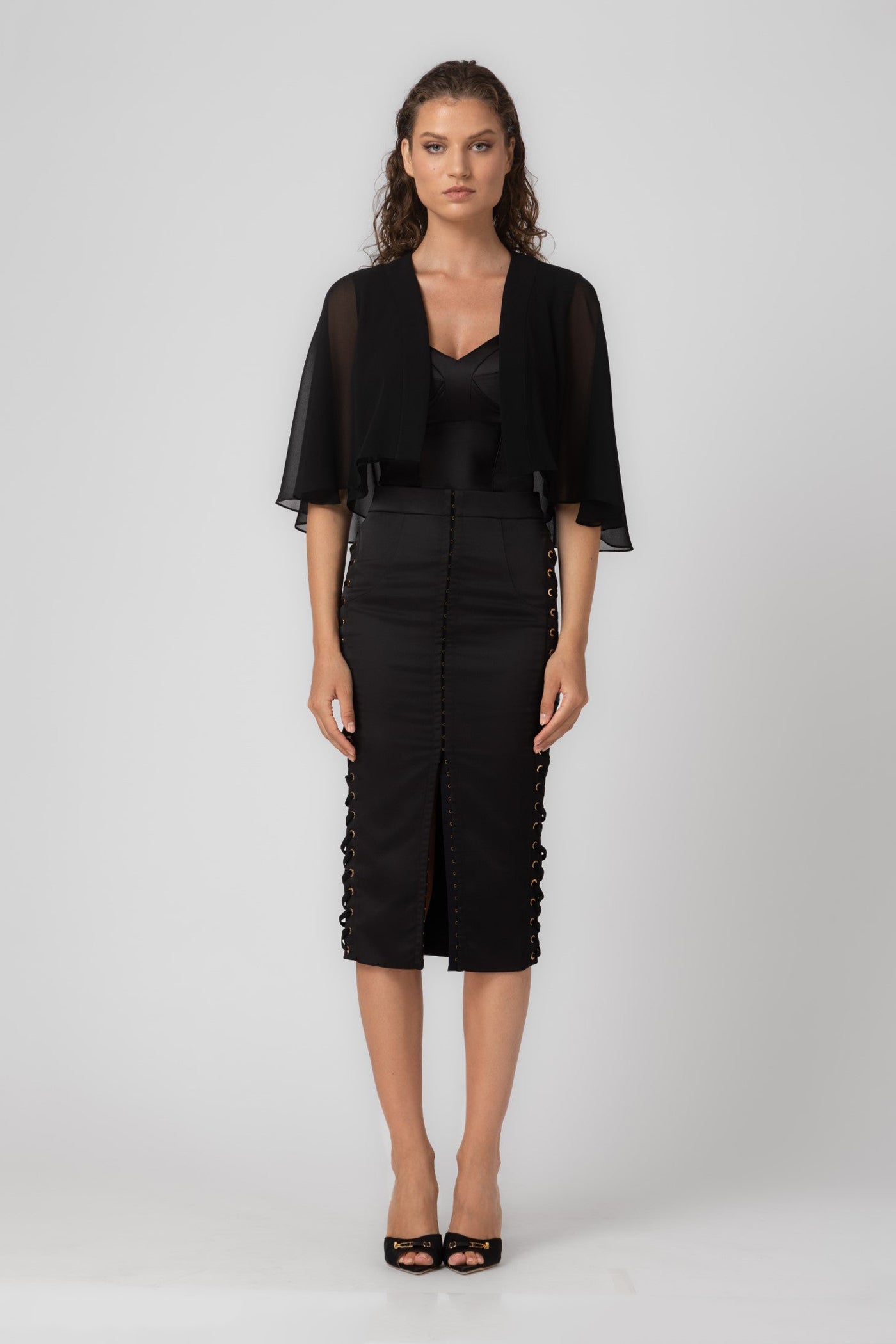 Capă neagră din voal transparent Veil