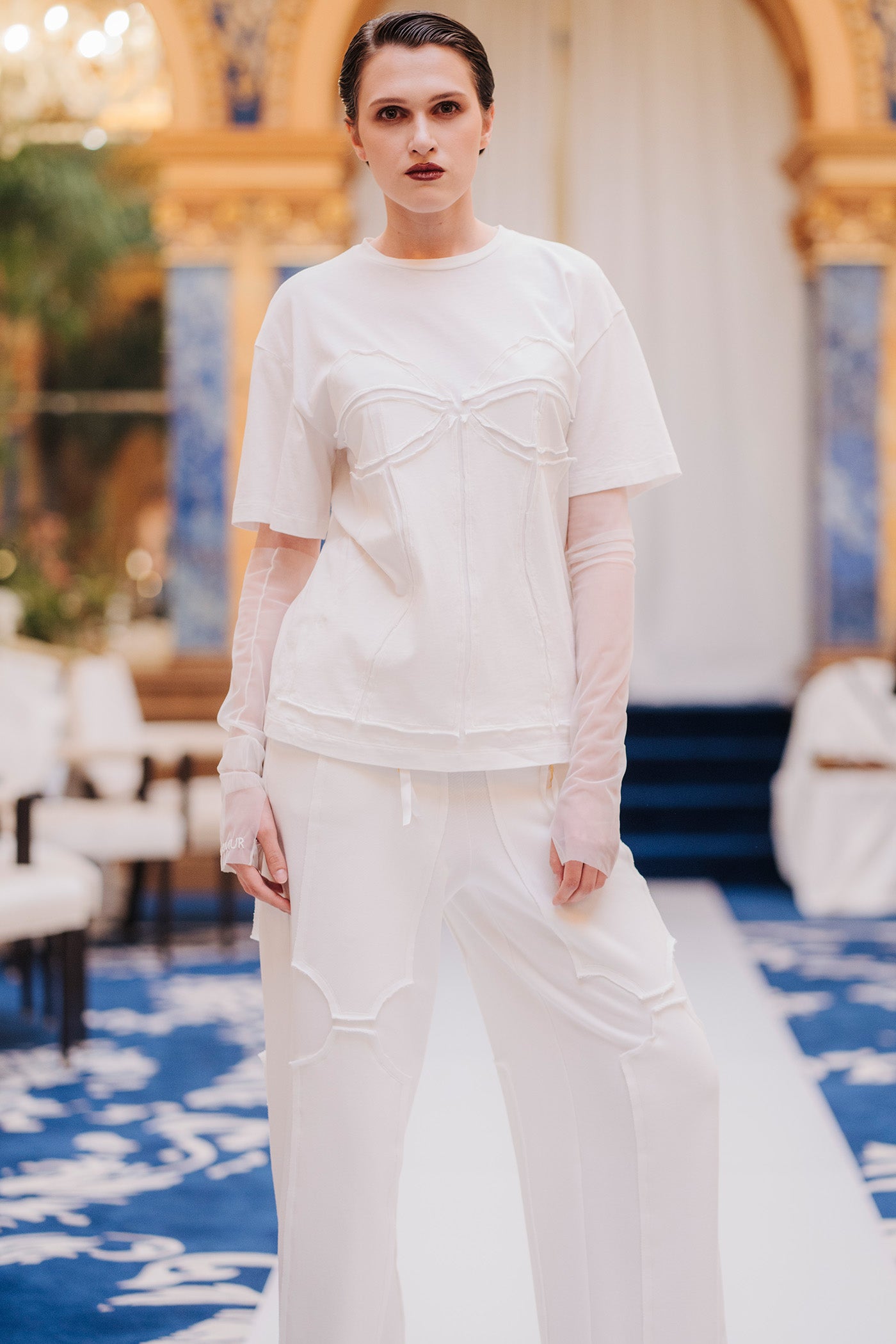 Pantaloni albi din bumbac Deconstructed