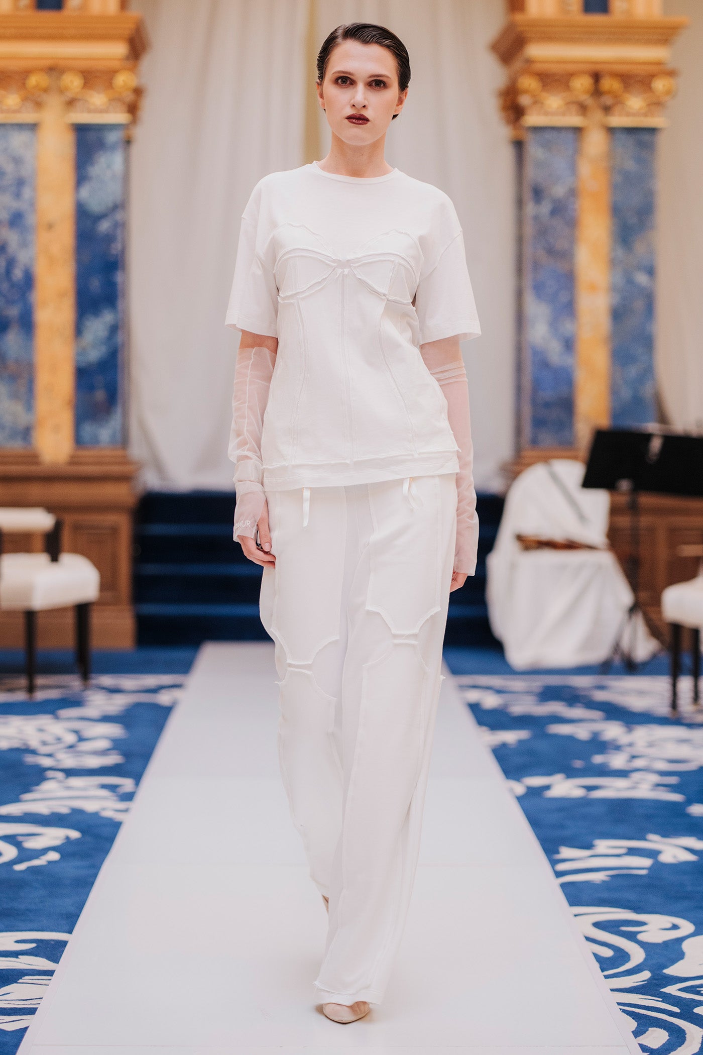 Pantaloni albi din bumbac Deconstructed