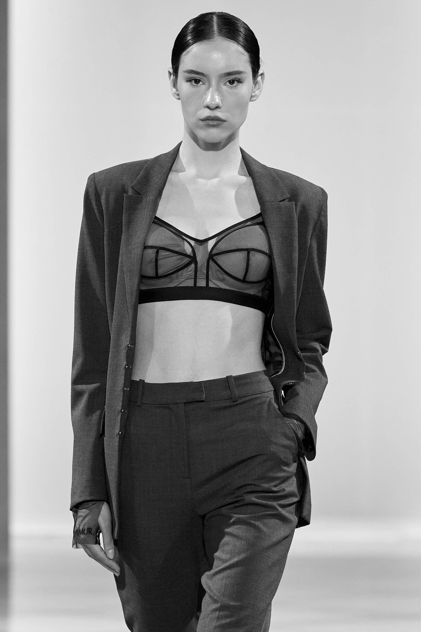 Bra top negru din tul elastic transparent Sculpt