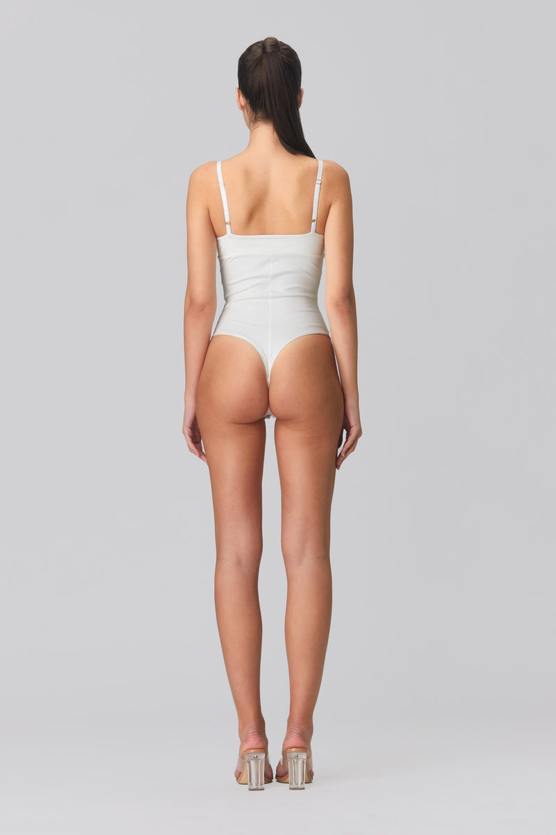 Body alb elastic cu bretele Skin