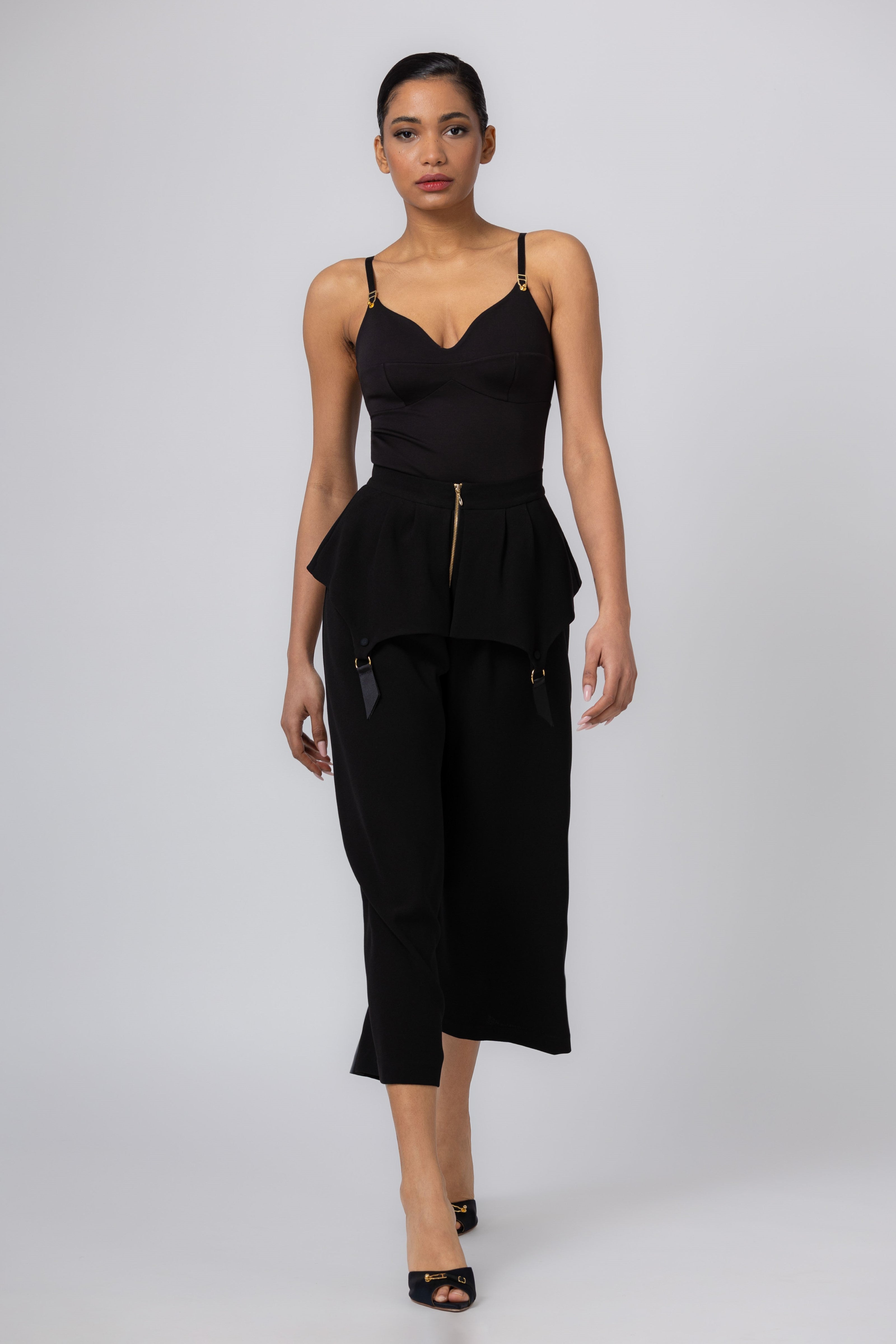 Body negru elastic cu bretele Skin