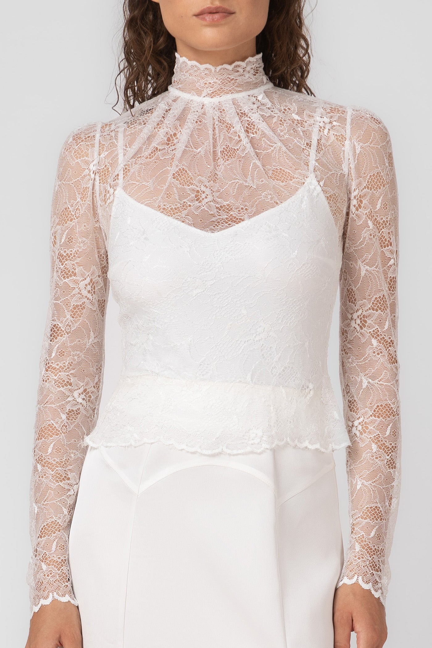 Bluza alba din dantelă Mist