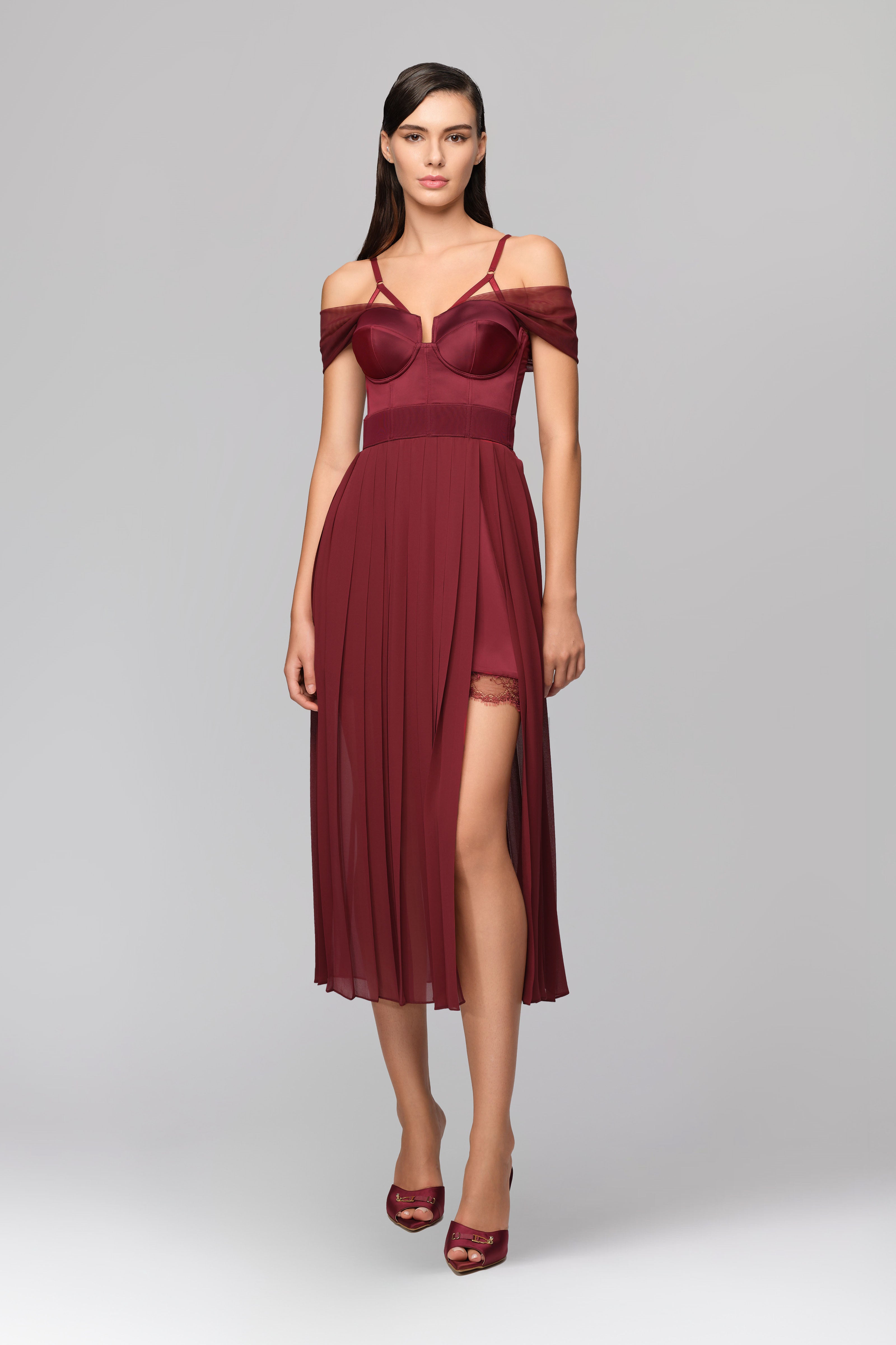 Rochie rosu burgund din satin si voal plisat Utility