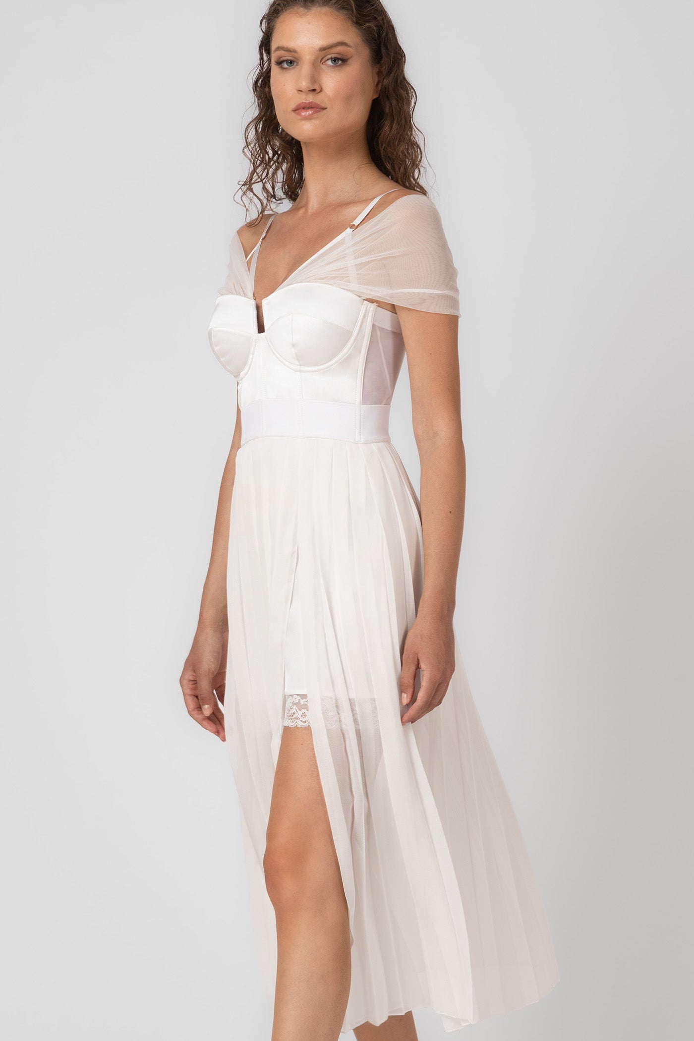 Rochie alba din satin si voal plisat Utility