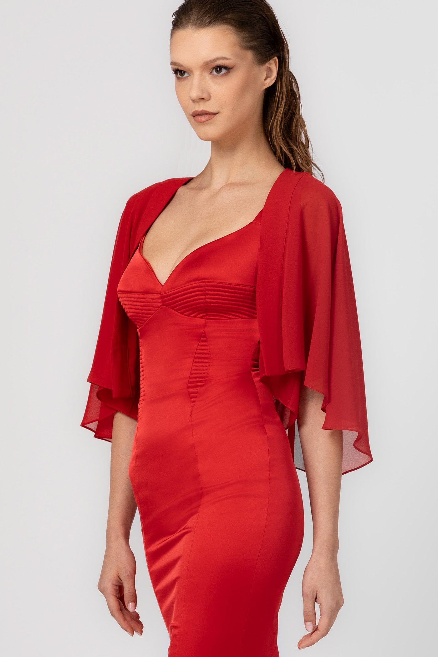 Capa rosie din voal transparent Veil