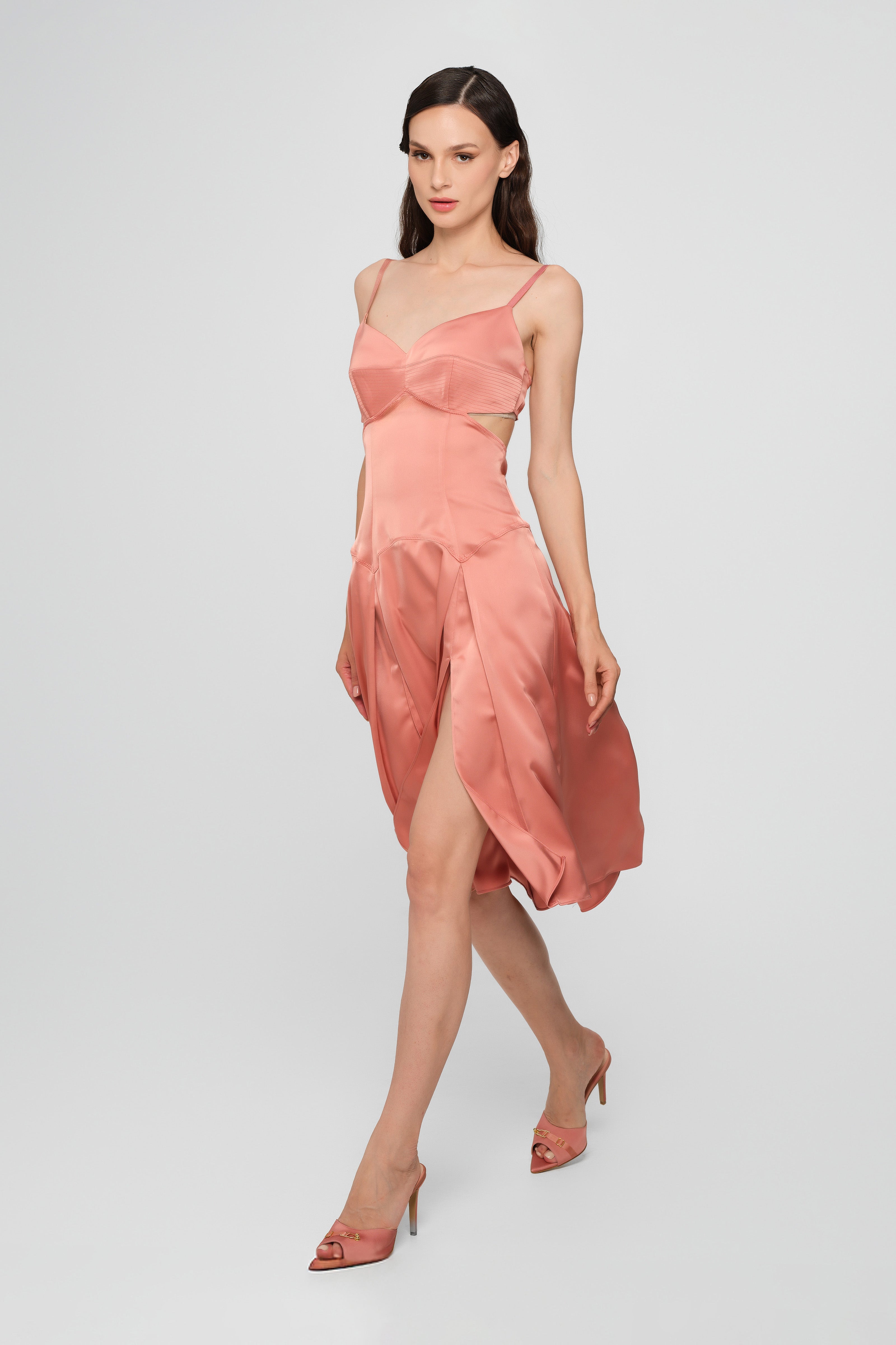 Rochie roz fad din satin Escapade