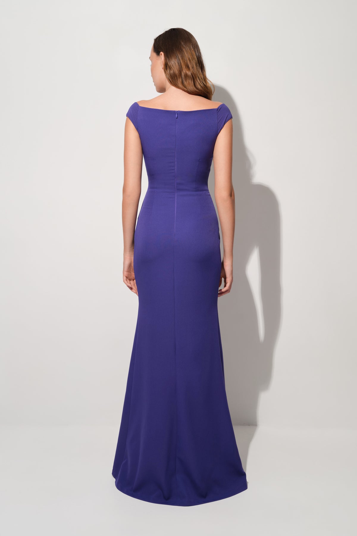 Rochie violet lunga cu decolteu Ivy
