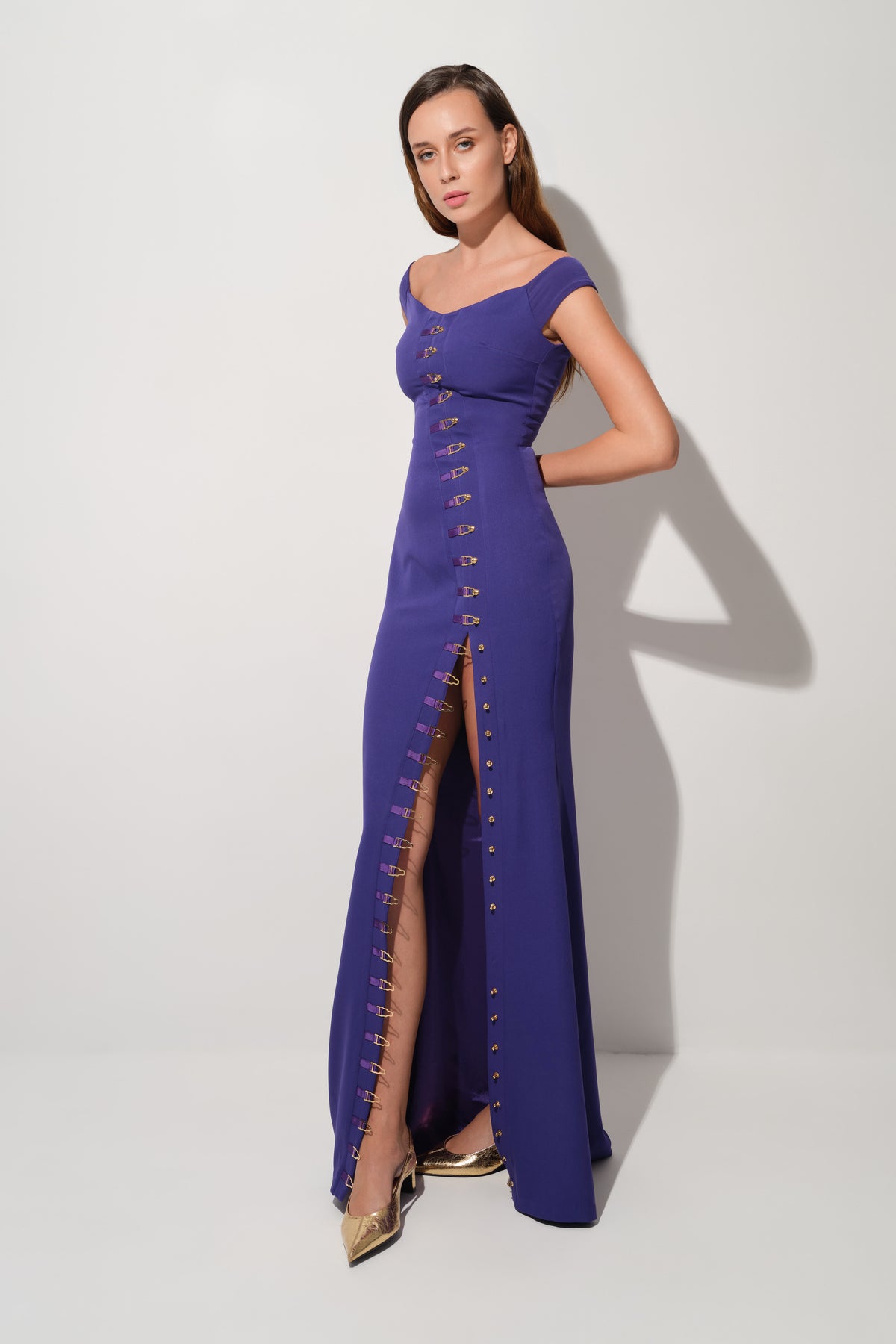Rochie violet lunga cu decolteu Ivy