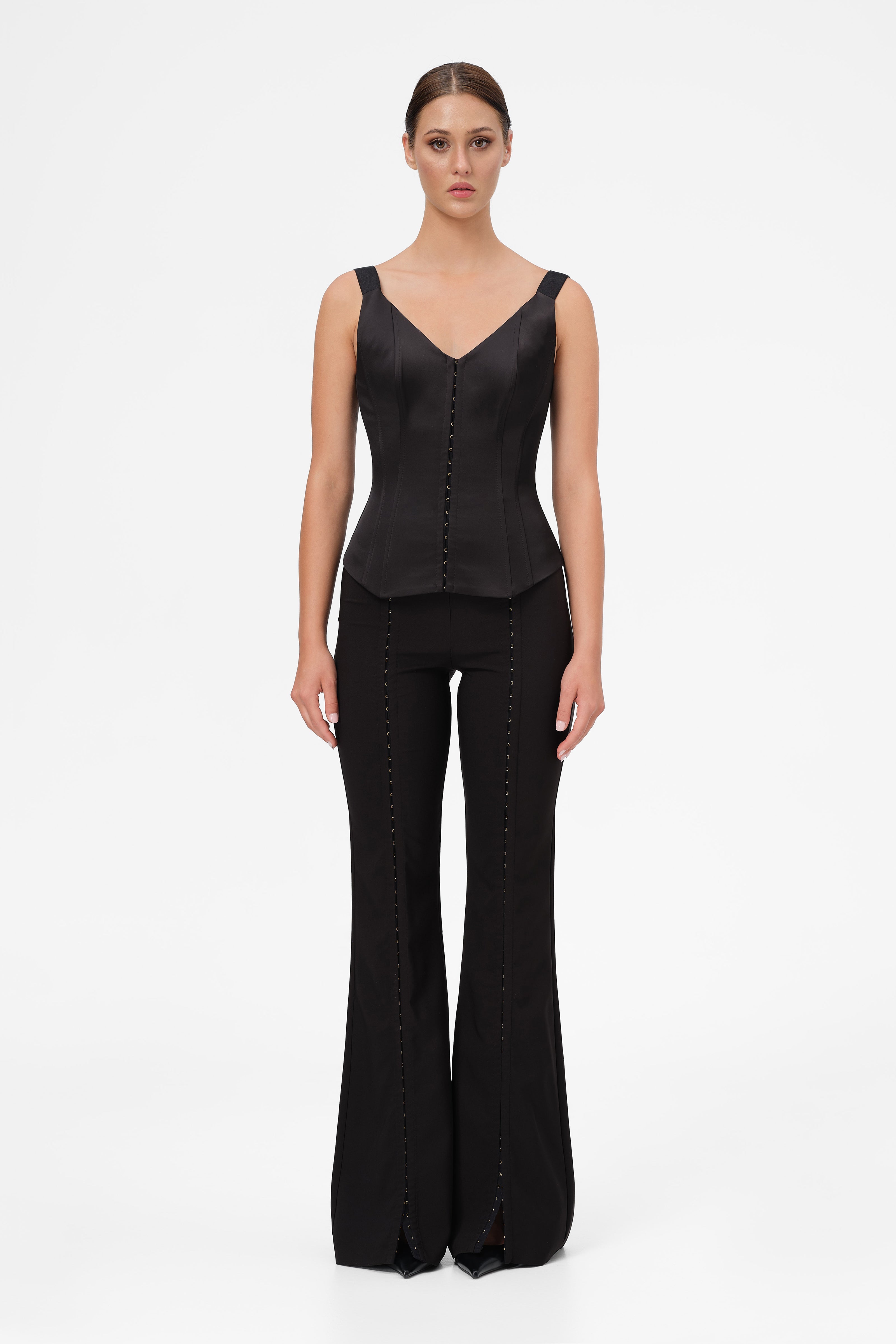 Corset negru din satin cu insiretare String