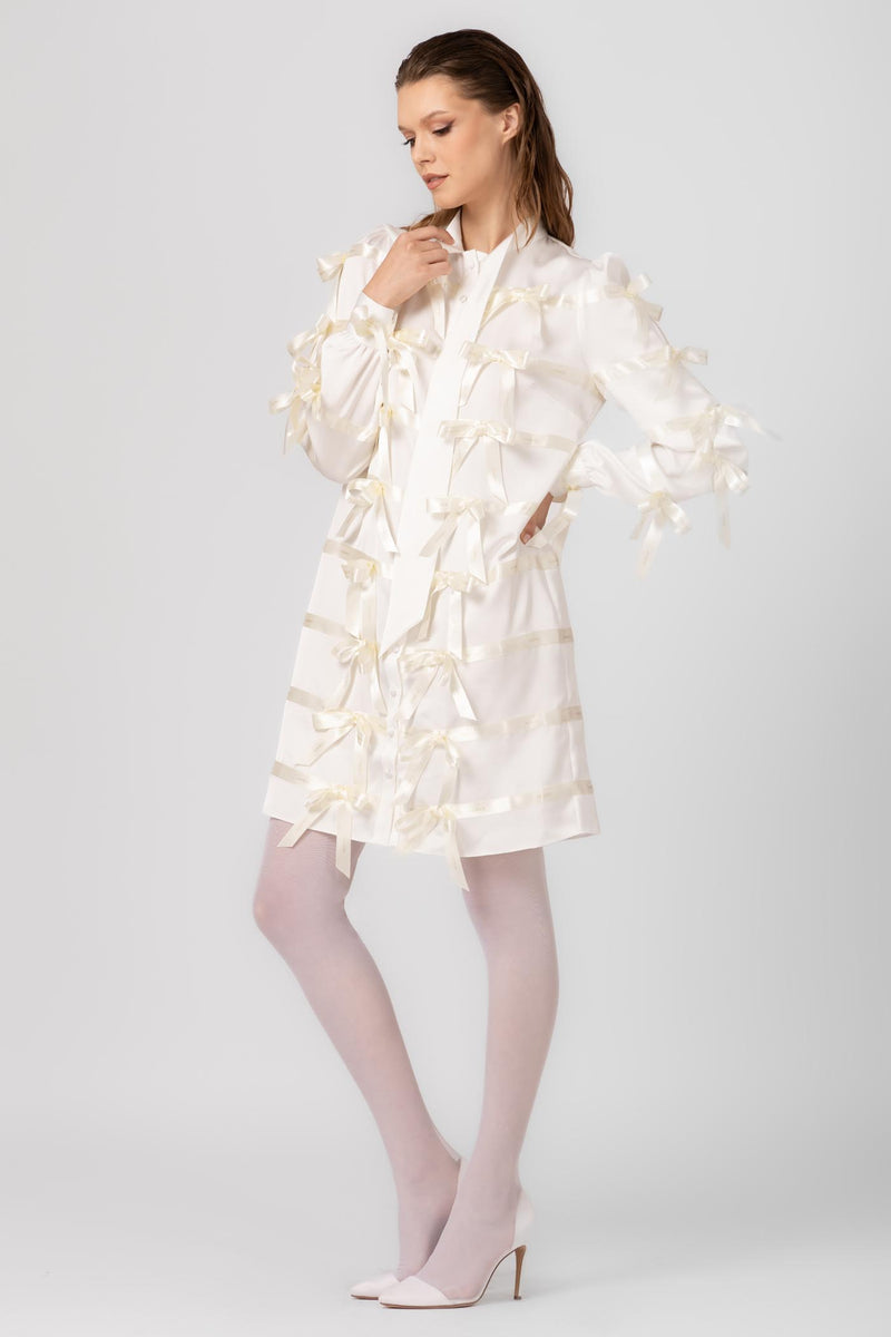 Rochie albă din satin cu funde Tangled