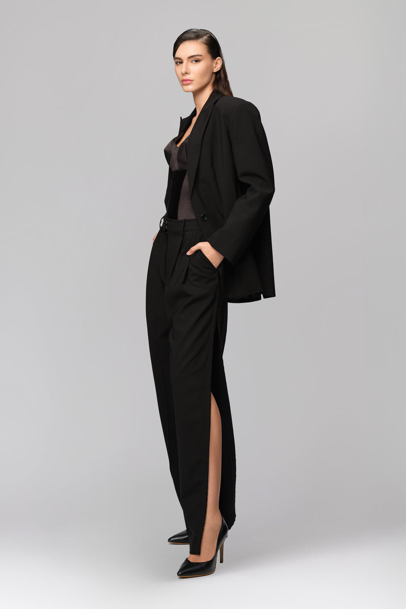 Pantaloni negri cu deschidere laterala Urban